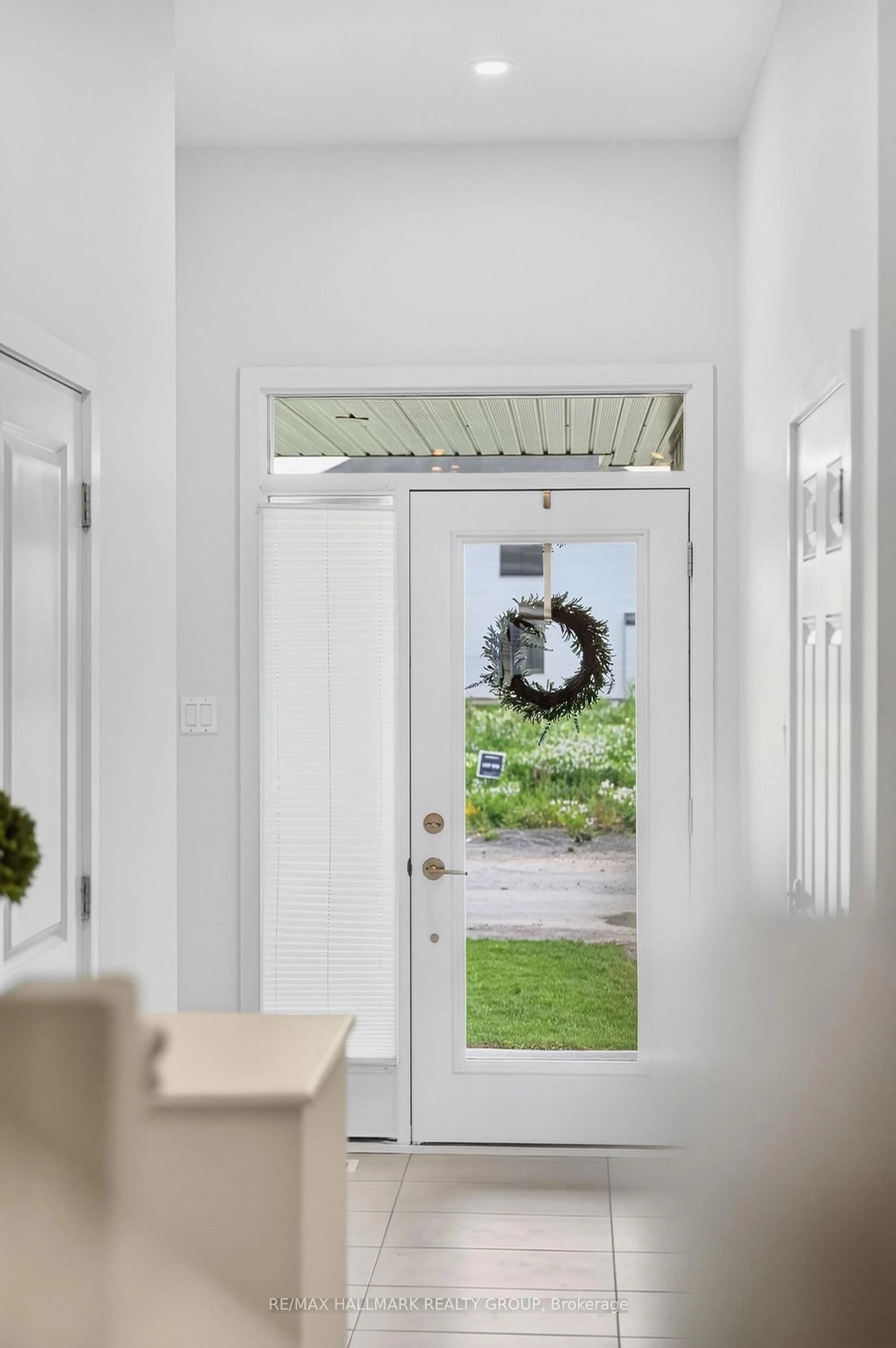 Indoor entryway for 3160 Alpenstock Ave, Ottawa Ontario K1W 0W1