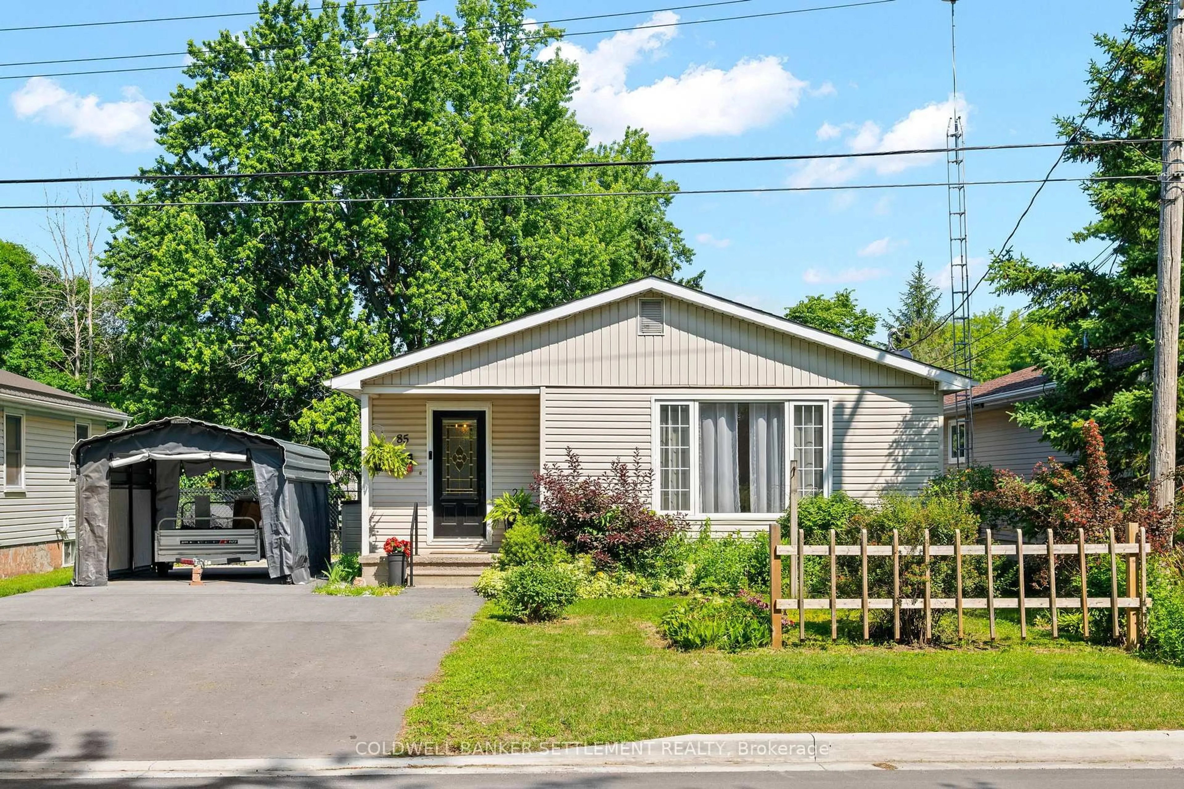 Home with vinyl exterior material, street for 85 Cockburn St, Perth Ontario K7H 2B7