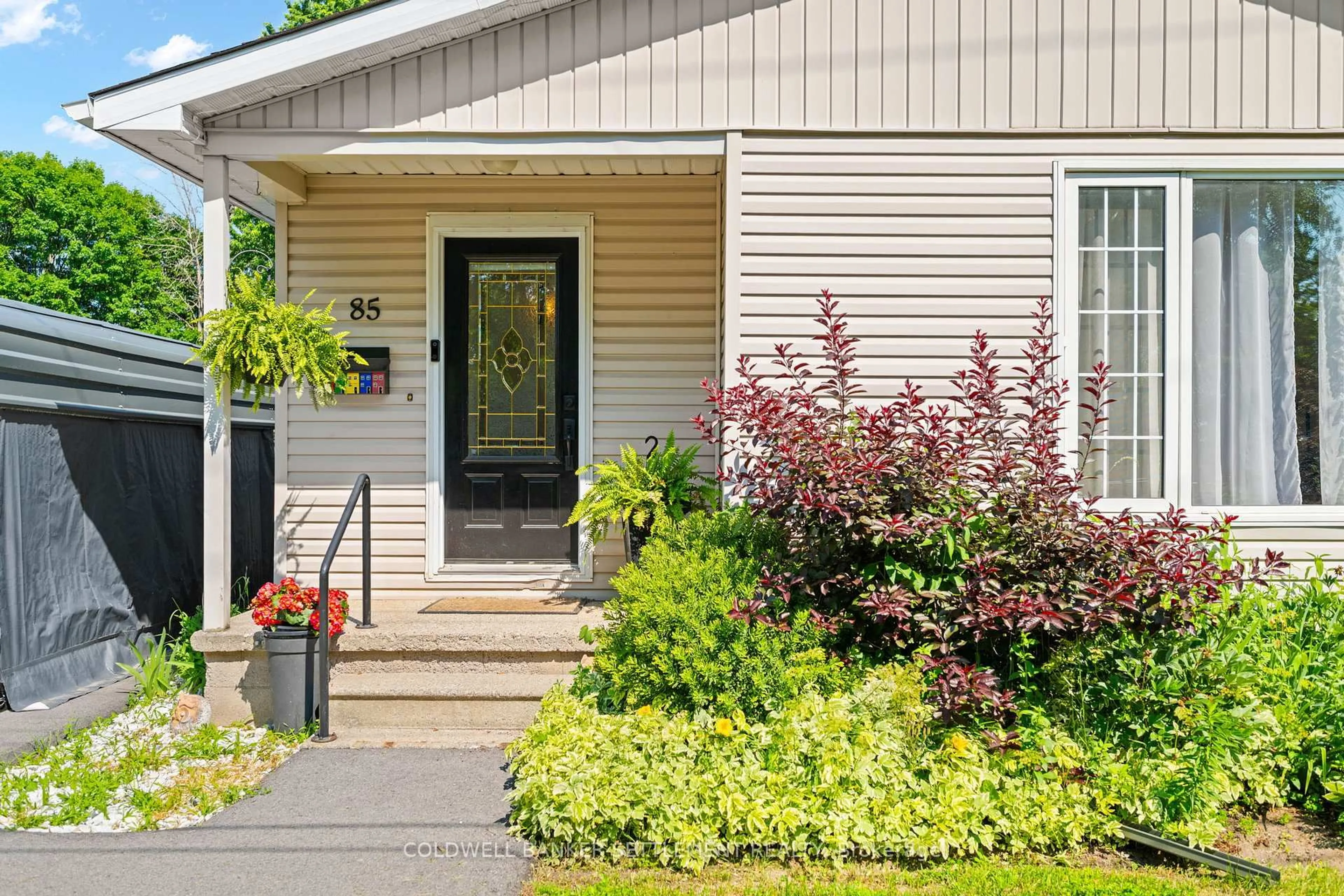 Home with vinyl exterior material, street for 85 Cockburn St, Perth Ontario K7H 2B7