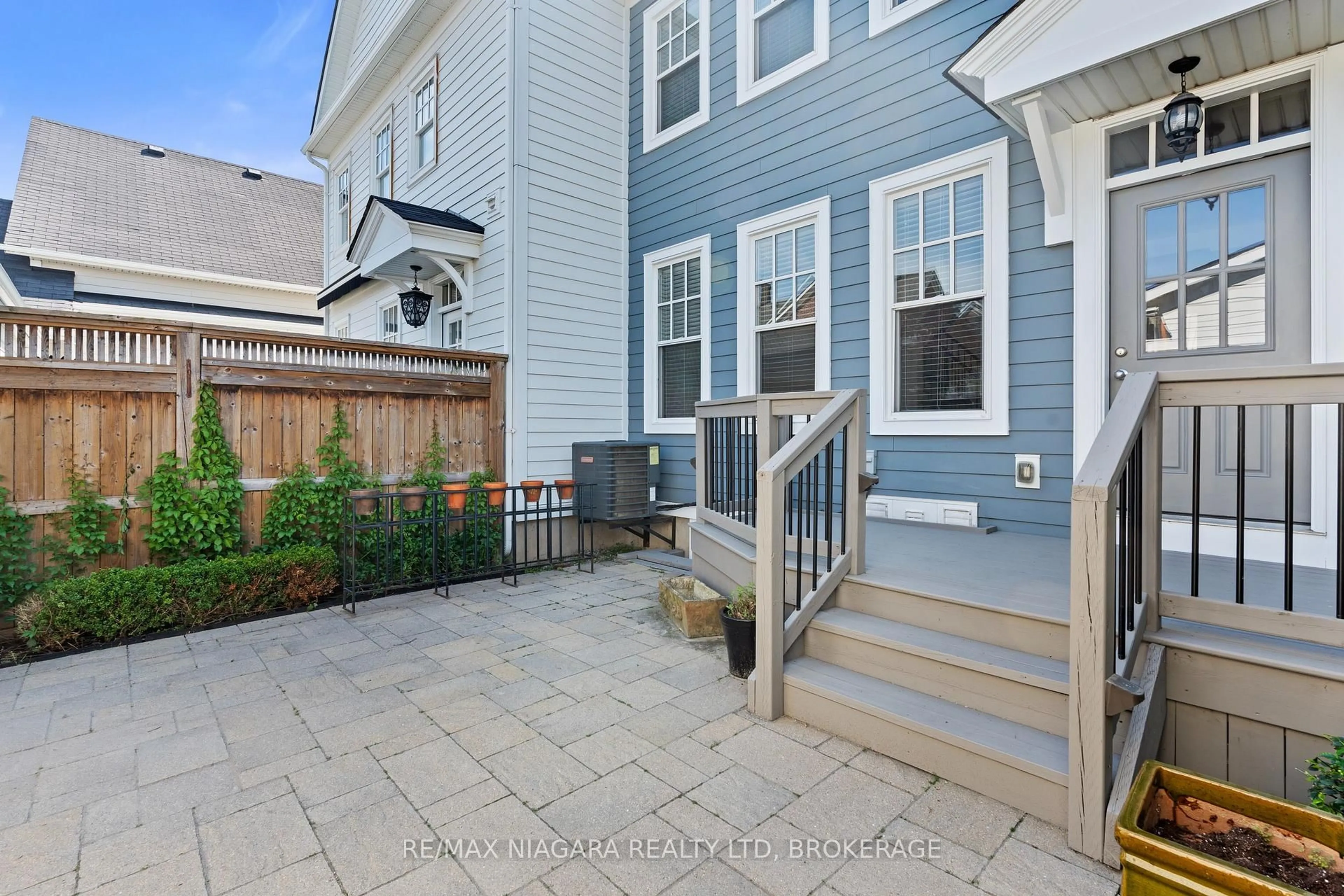 Unknown for 16 MACDONELL Rd, Niagara-on-the-Lake Ontario L0S 1J0