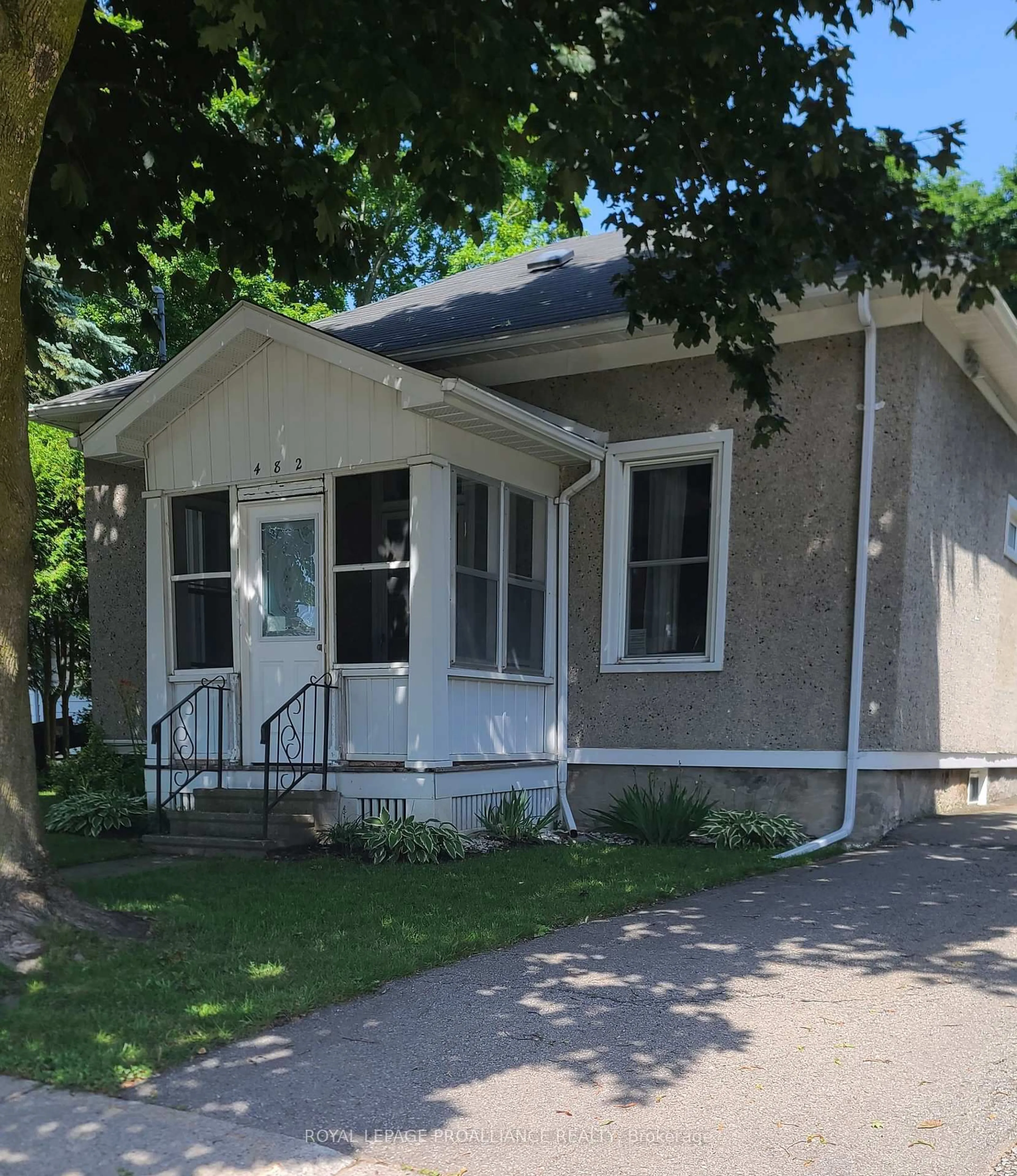 Home with vinyl exterior material, street for 482 James St, Prescott Ontario K0E 1T0