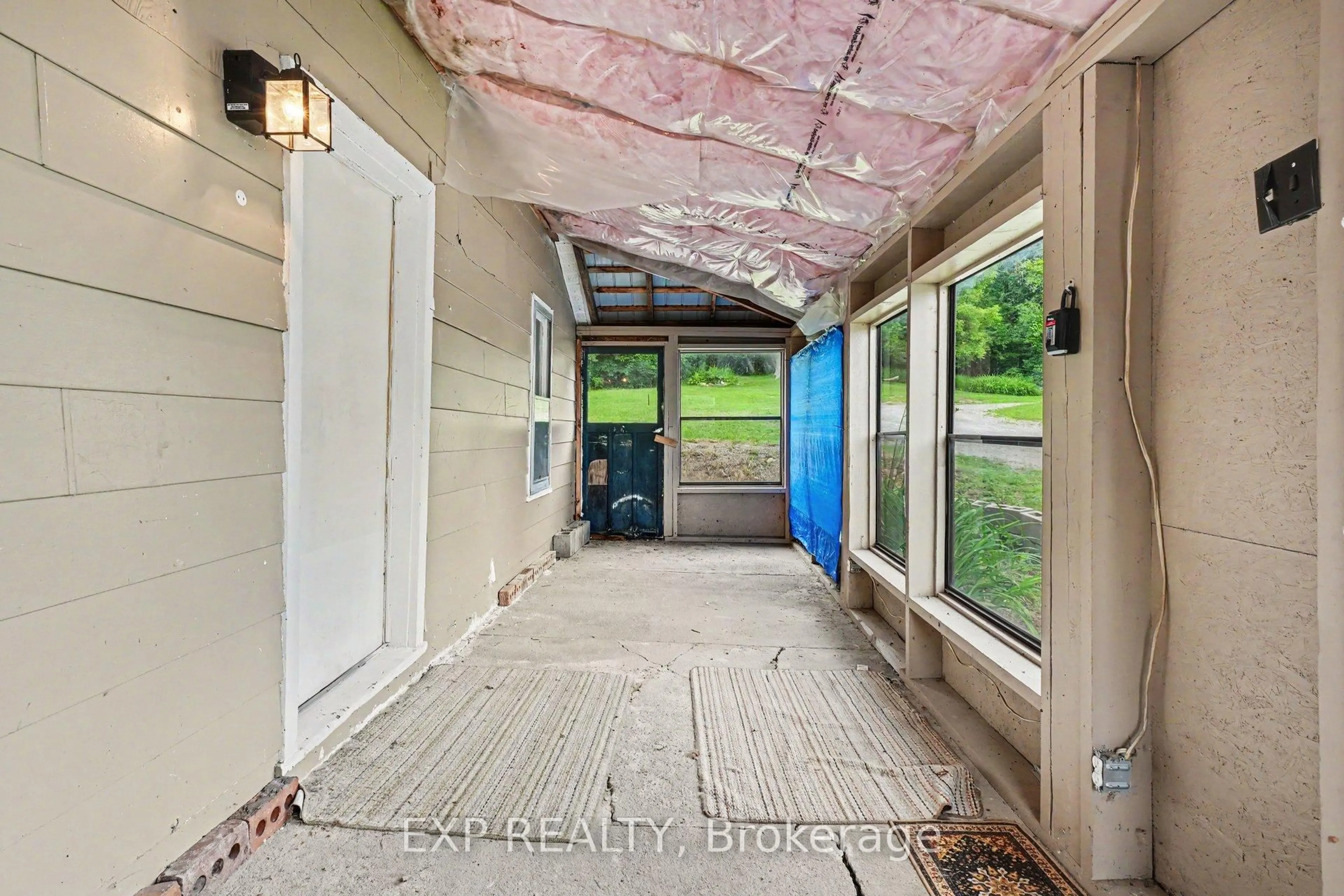 Indoor entryway for 120 Bonnechere St, Eganville Ontario K0J 1T0