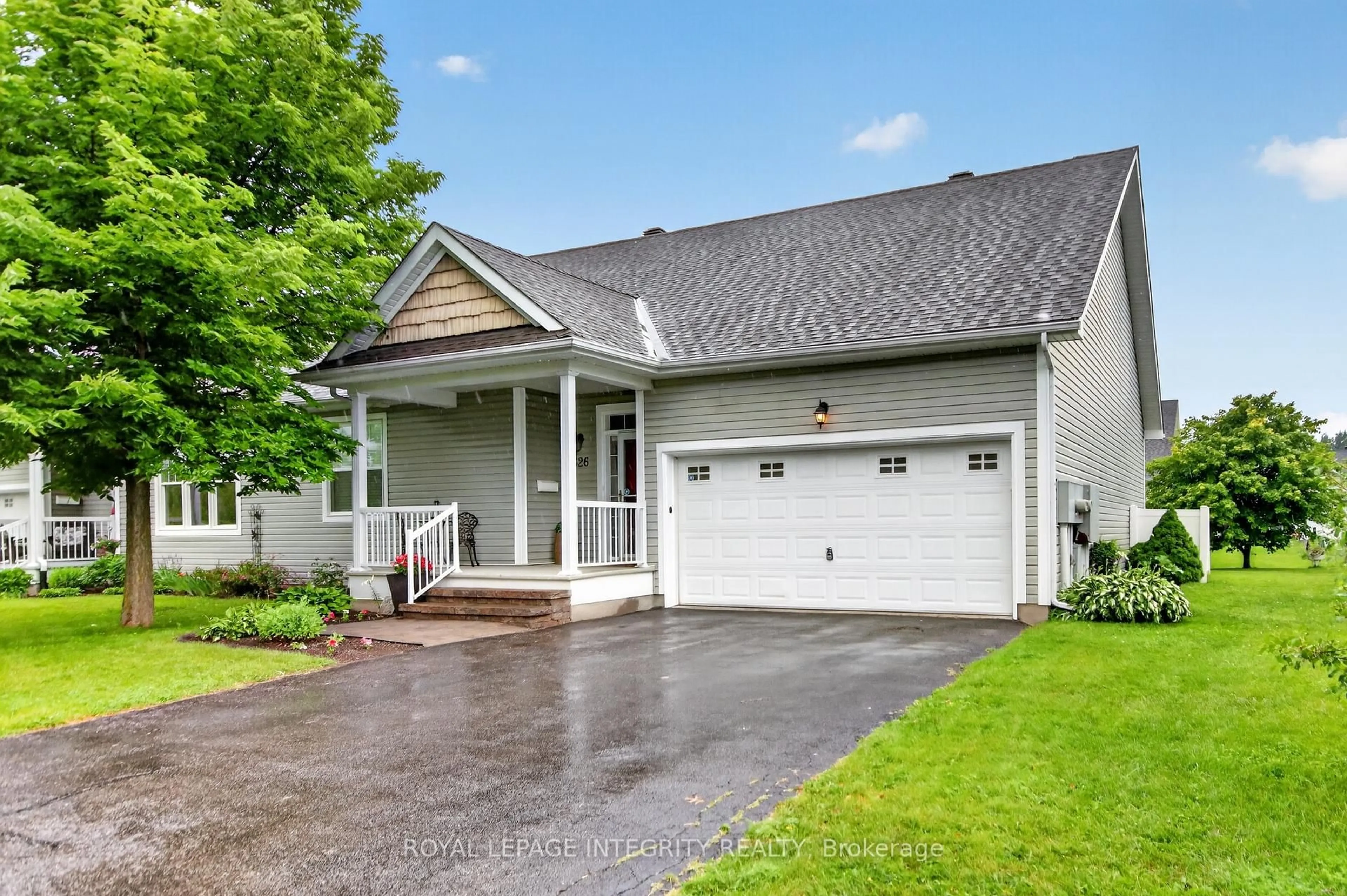 Home with vinyl exterior material, street for 626 Country Trail Private, Carlsbad Springs Ontario K0A 1K0