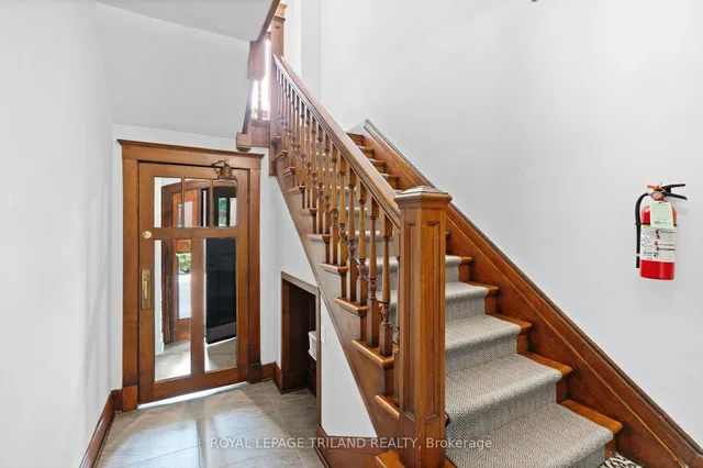 130 Windsor Cres #3, London South 3