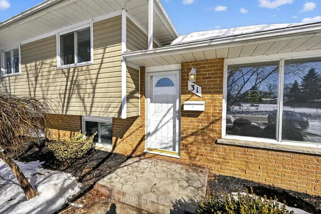 31 Vanier Dr, Brockville 2