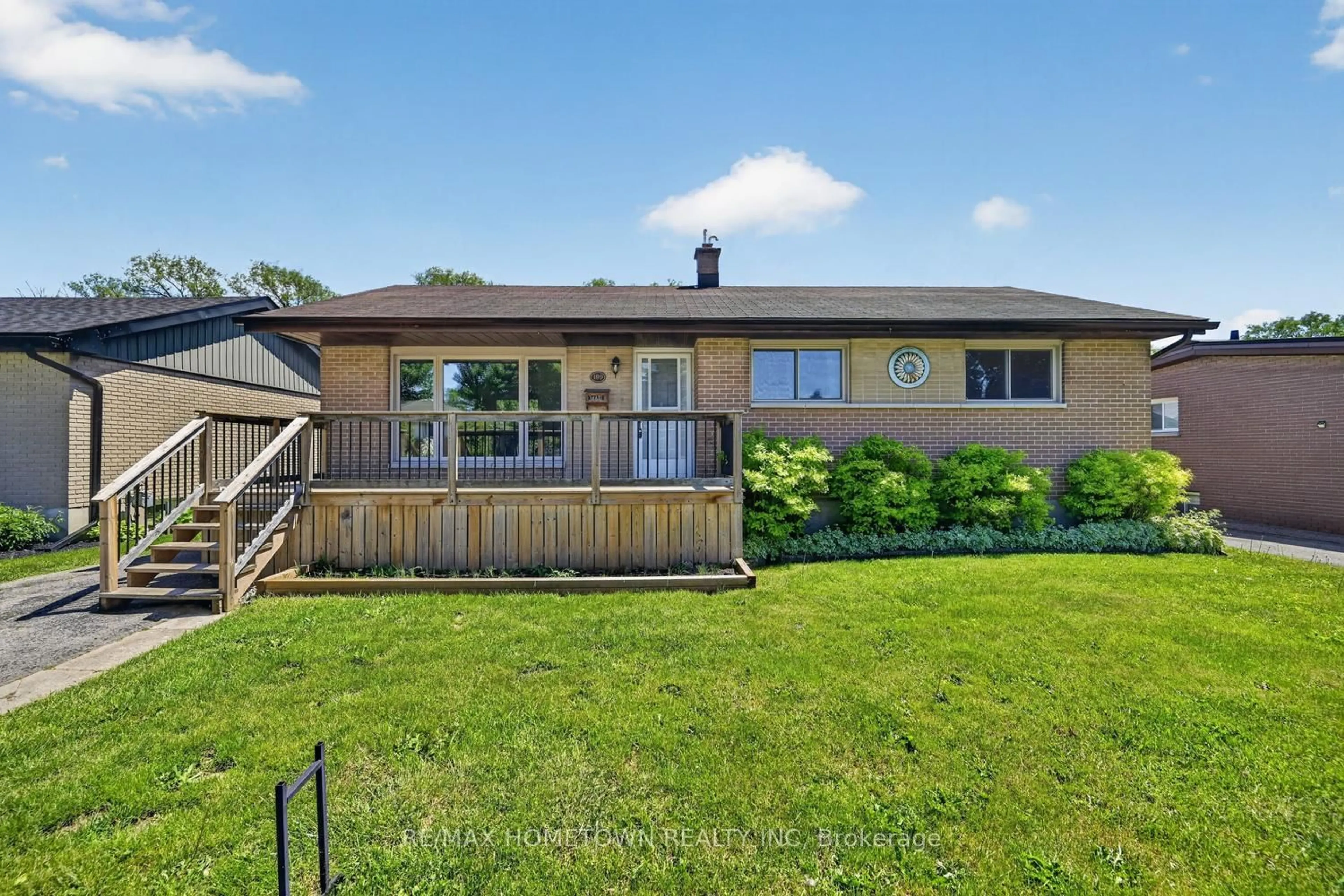 A pic from outside/outdoor area/front of a property/back of a property/a pic from drone, mountain view for 189 Reynolds Dr, Brockville Ontario K6V 1X3