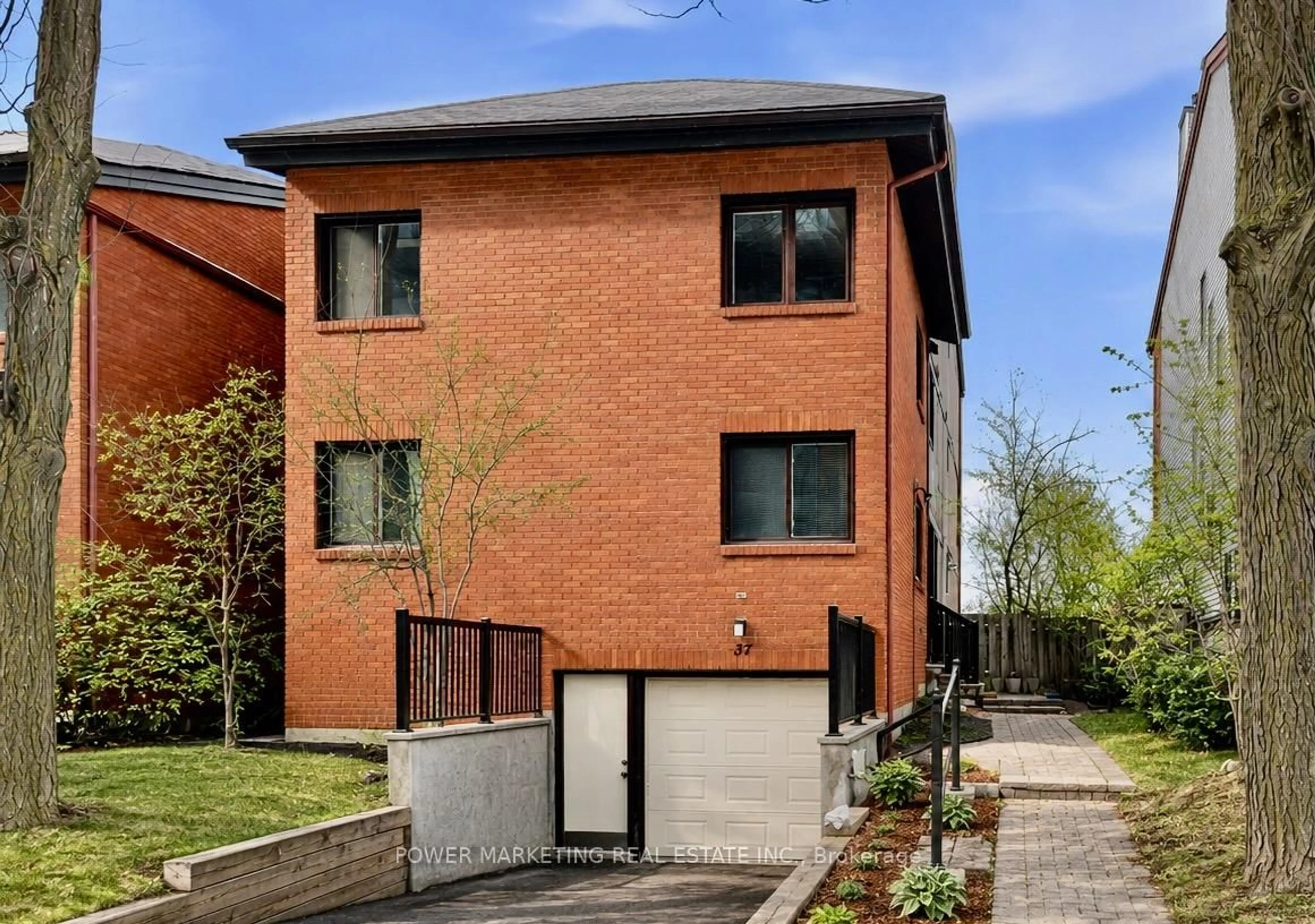 Home with brick exterior material, street for 37 Robinson Ave #G, Ottawa Ontario K1N 8N8