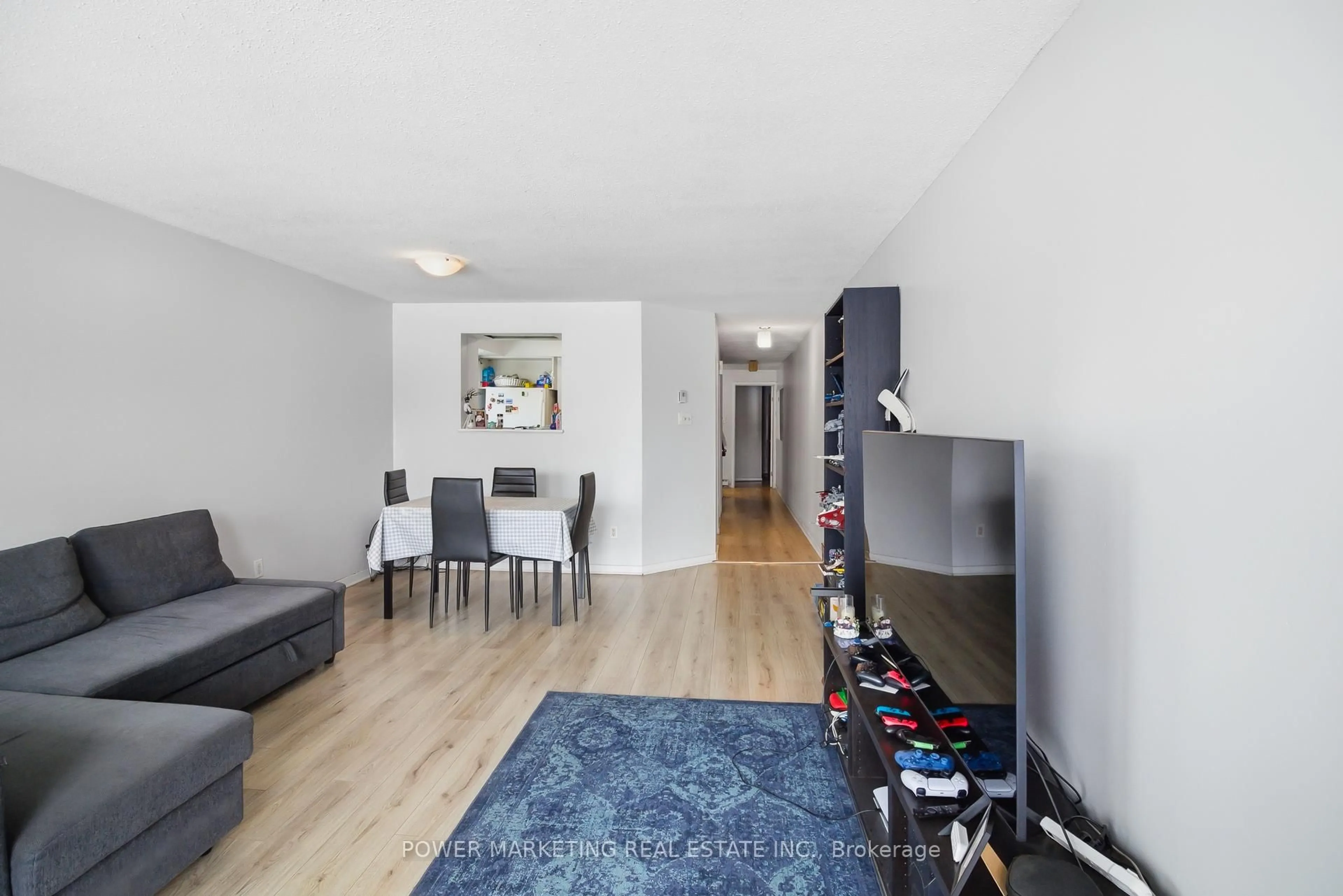 Living room with furniture, wood/laminate floor for 37 Robinson Ave #G, Ottawa Ontario K1N 8N8