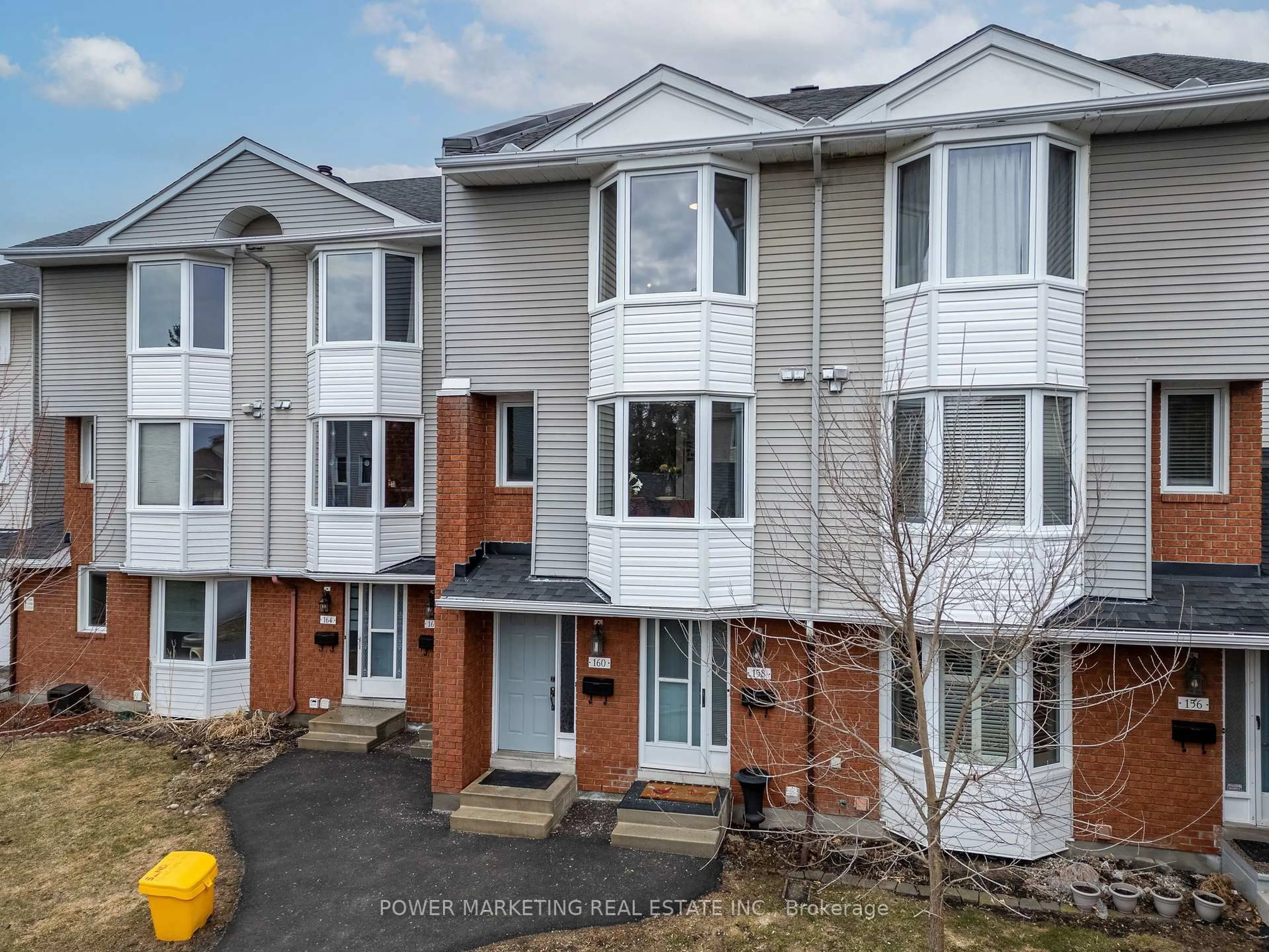 A pic from outside/outdoor area/front of a property/back of a property/a pic from drone, street for 160 RUSHFORD Private, Ottawa Ontario K1T 3C8