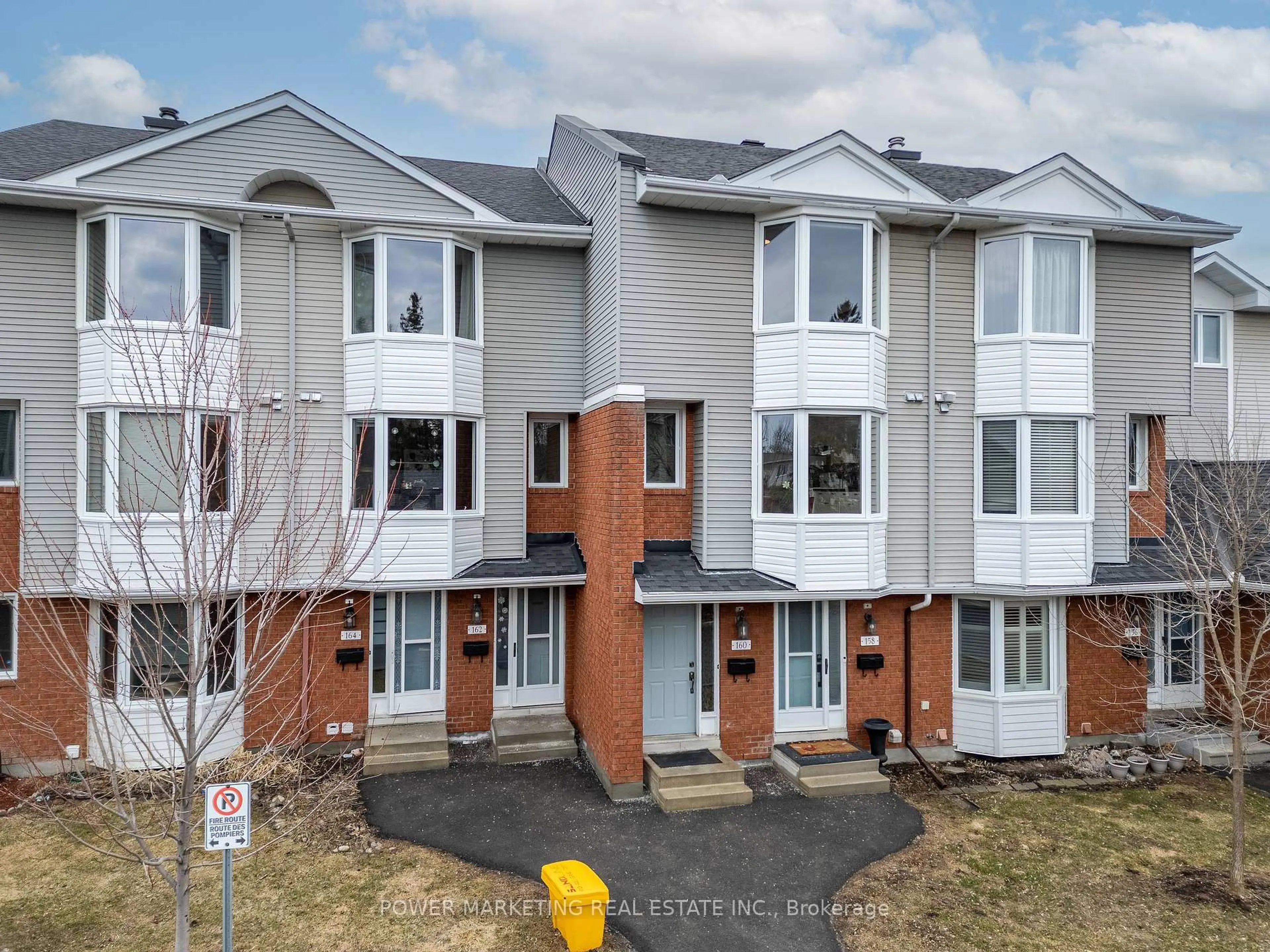A pic from outside/outdoor area/front of a property/back of a property/a pic from drone, street for 160 RUSHFORD Private, Ottawa Ontario K1T 3C8