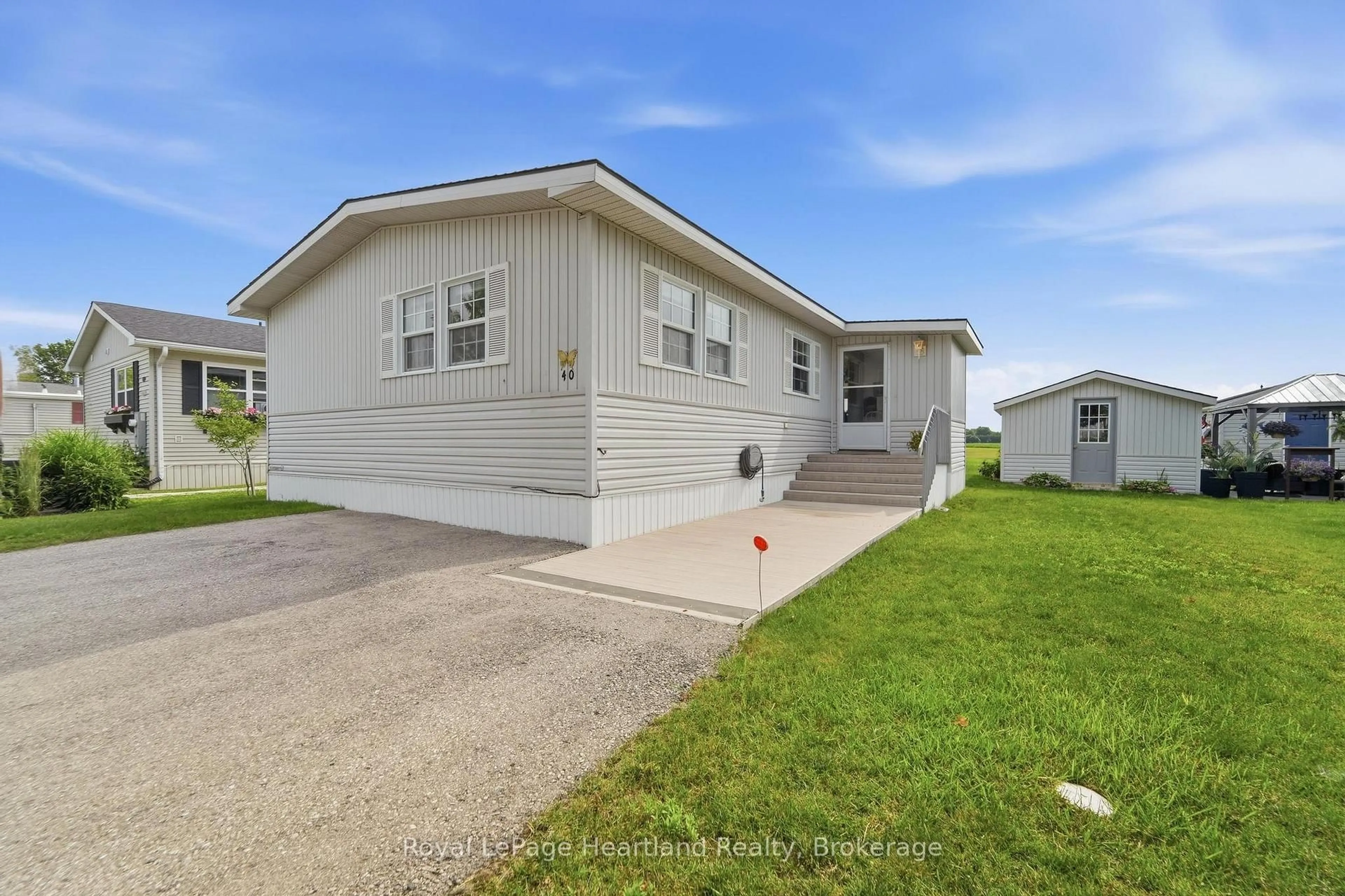 Home with vinyl exterior material, unknown for 40 ALGONQUIN Lane, Ashfield-Colborne-Wawanosh Ontario N7A 3Y2
