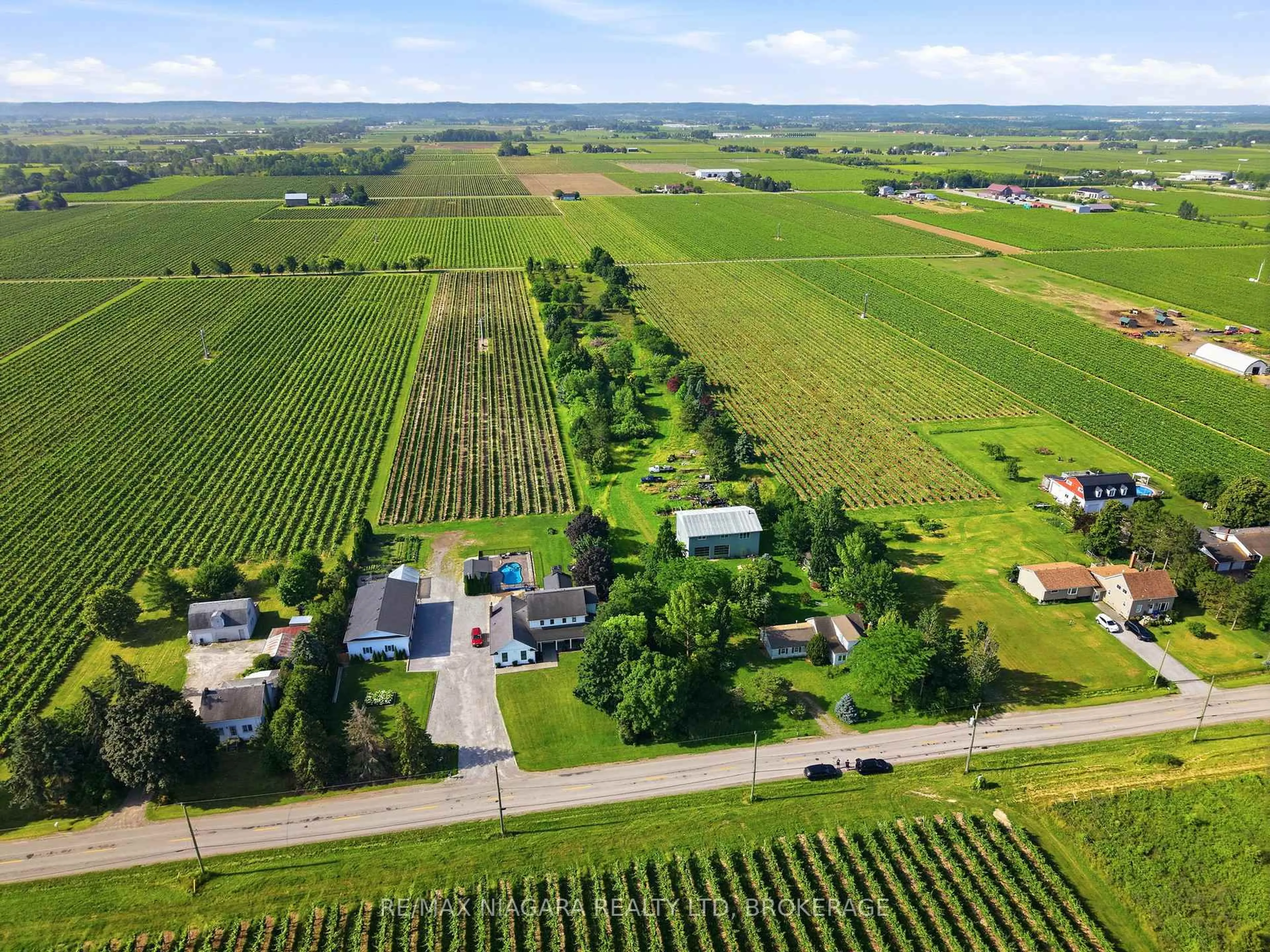 A pic from outside/outdoor area/front of a property/back of a property/a pic from drone, street for 1101 Line 1 Rd, Niagara-on-the-Lake Ontario L0S 1J0