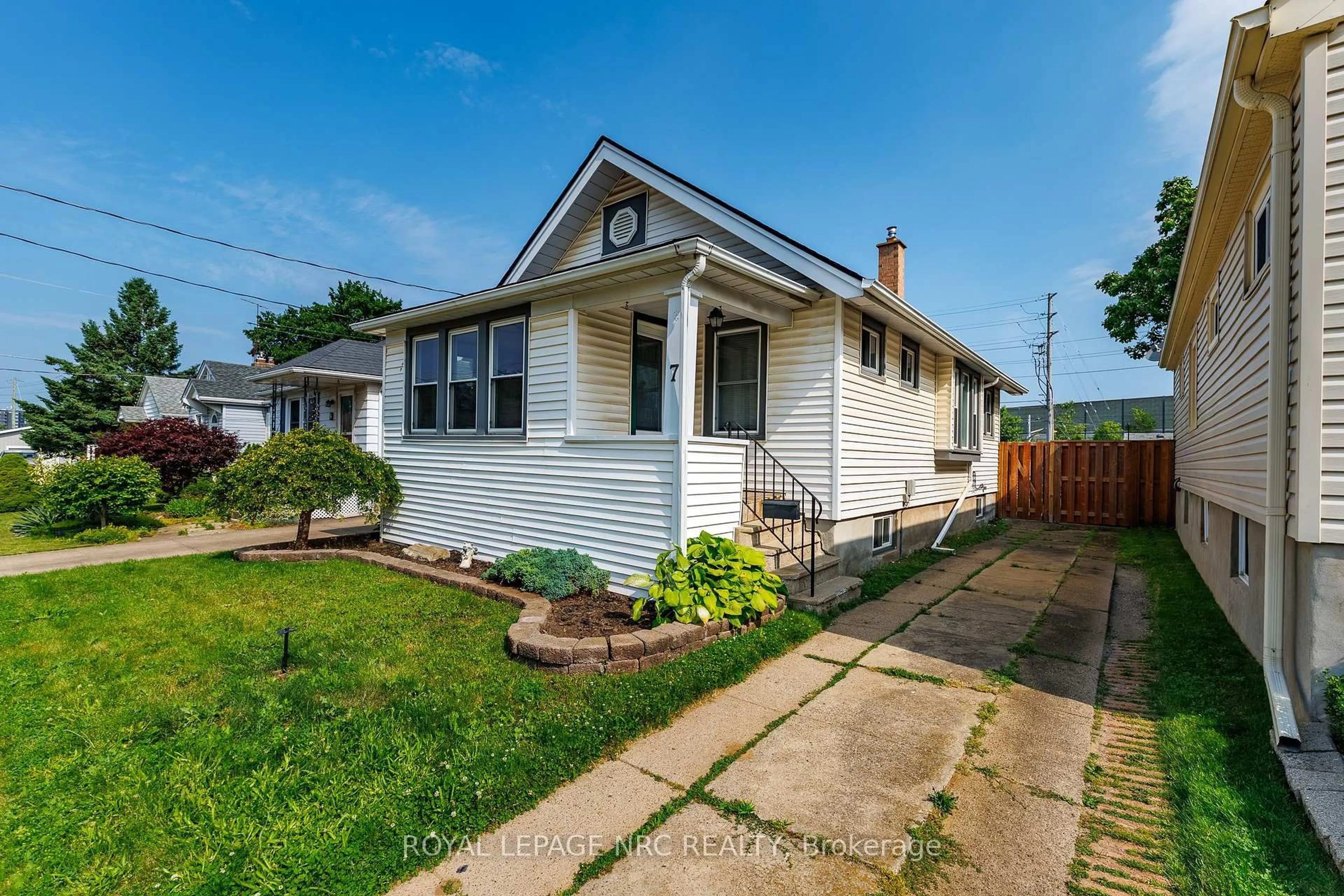 Unknown for 7 Norwood St, St. Catharines Ontario L2R 1B7