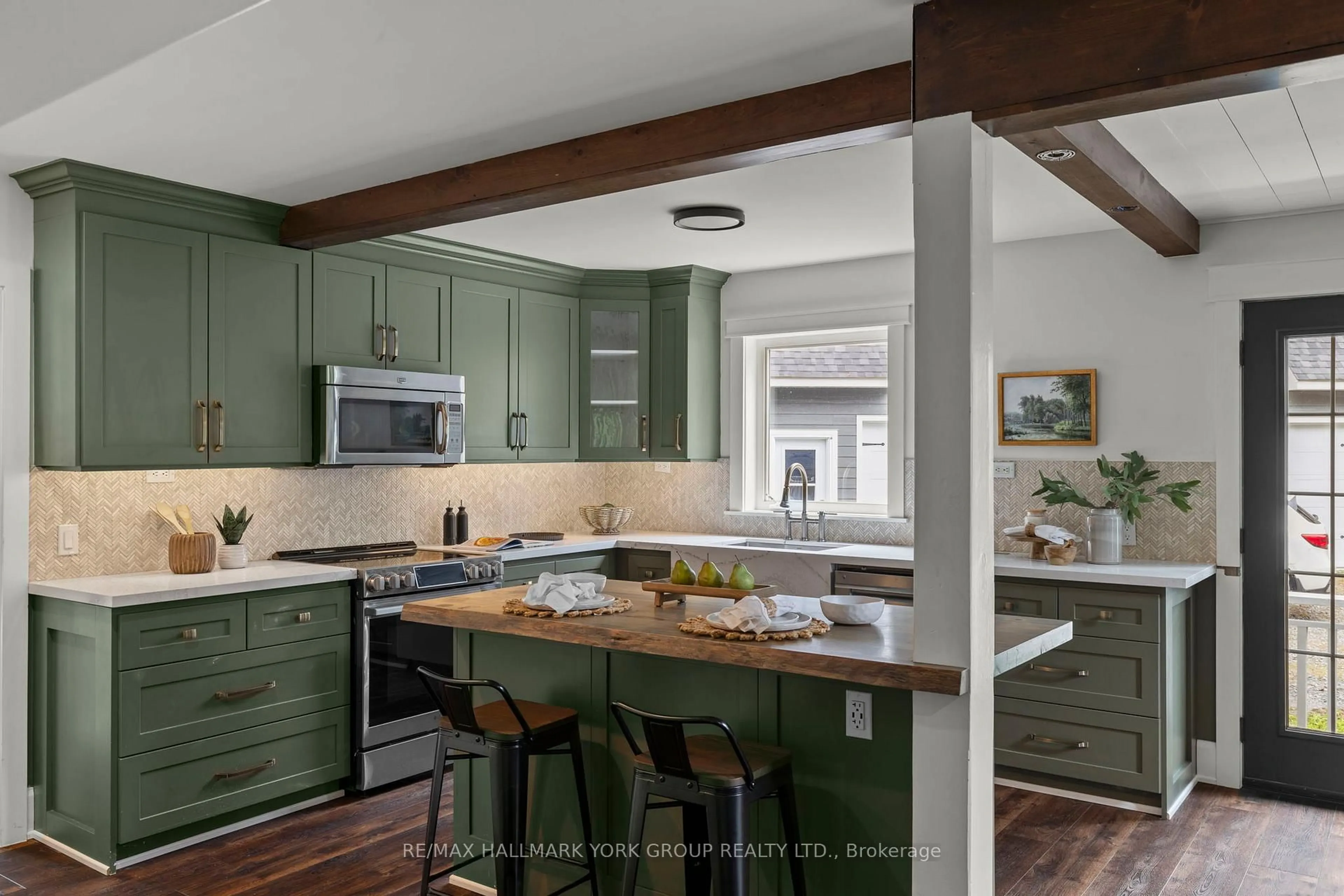 Open concept kitchen, unknown for 1628 Muskoka Rd, Gravenhurst Ontario P1P 1R5