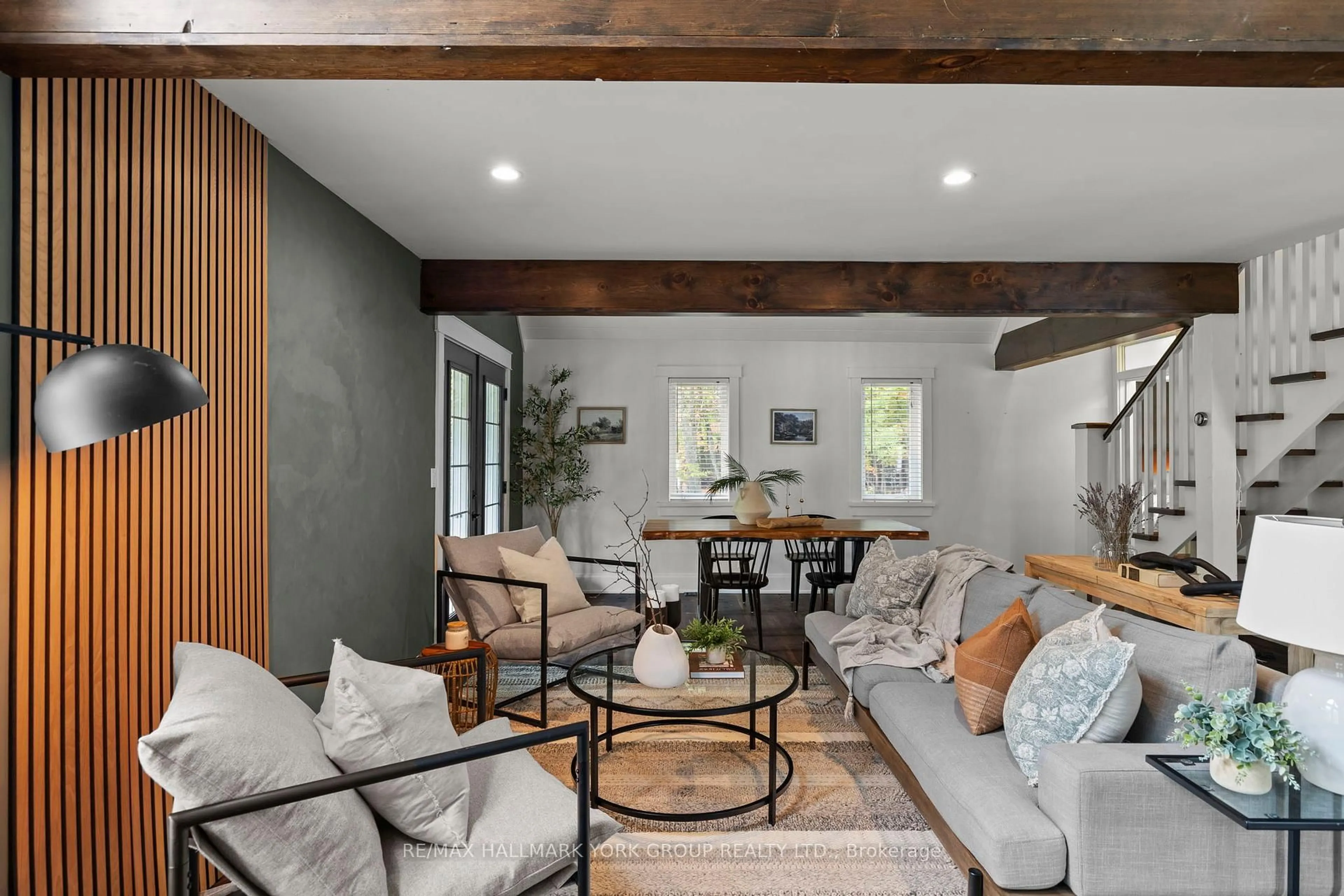 Living room with furniture, unknown for 1628 Muskoka Rd, Gravenhurst Ontario P1P 1R5