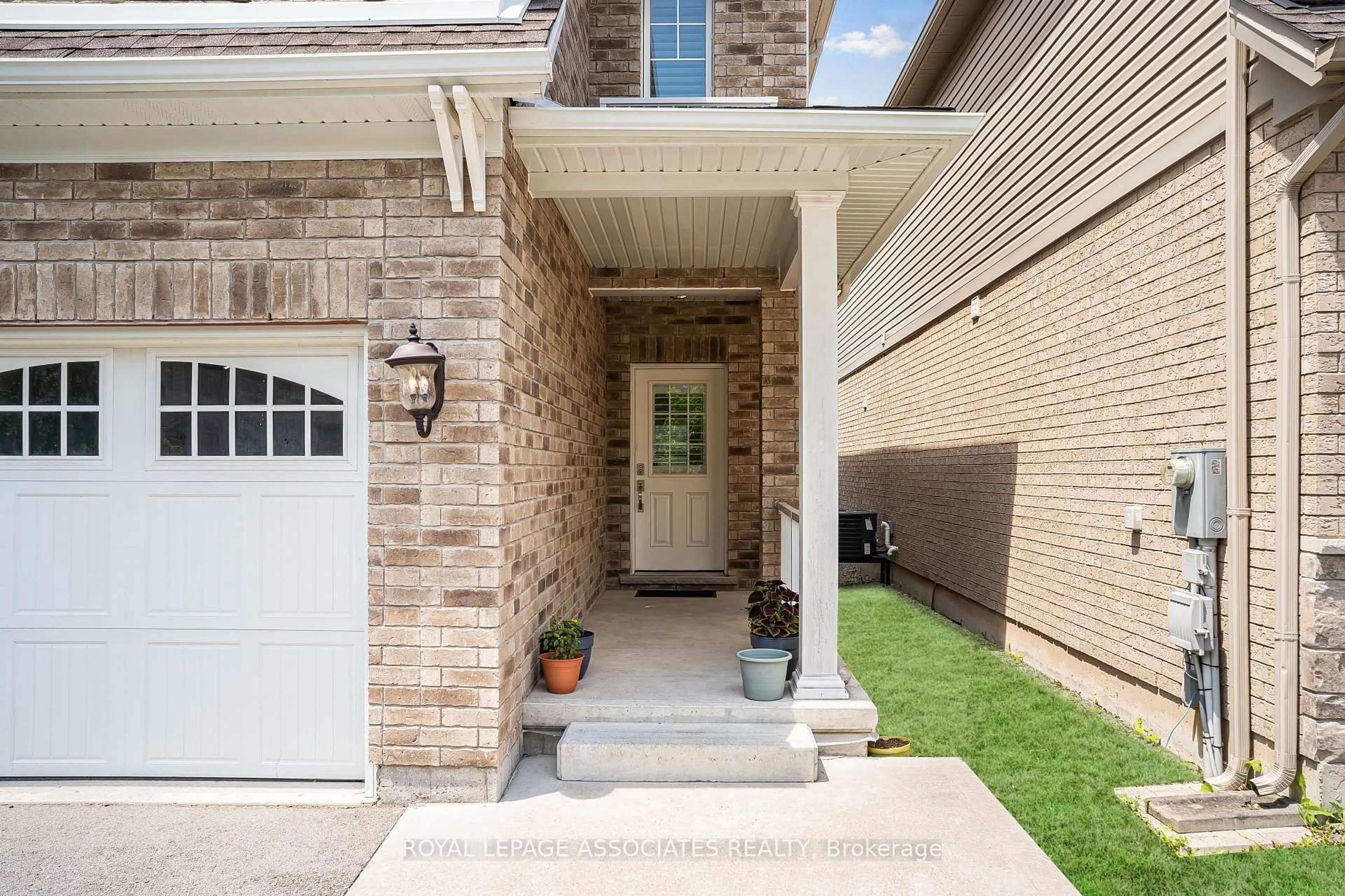 Home with brick exterior material, street for 6117 Eaglewood Dr, Niagara Falls Ontario L2G 0A7