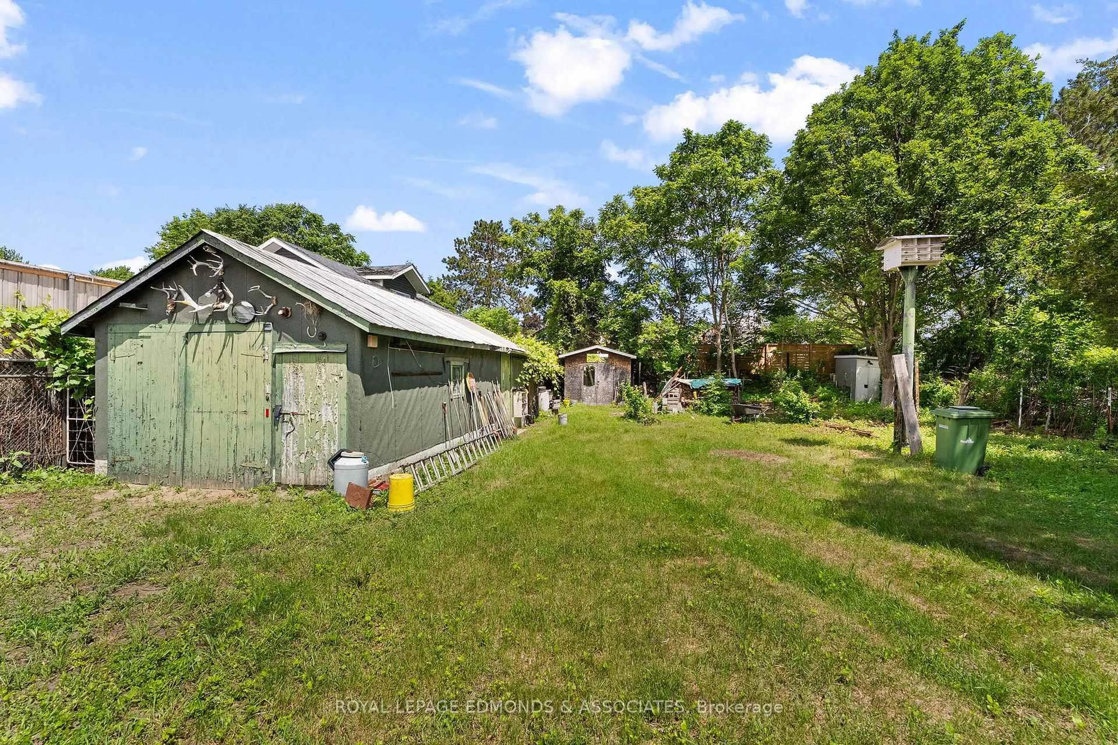 Shed for 605 Perth St, Pembroke Ontario K8A 6B9