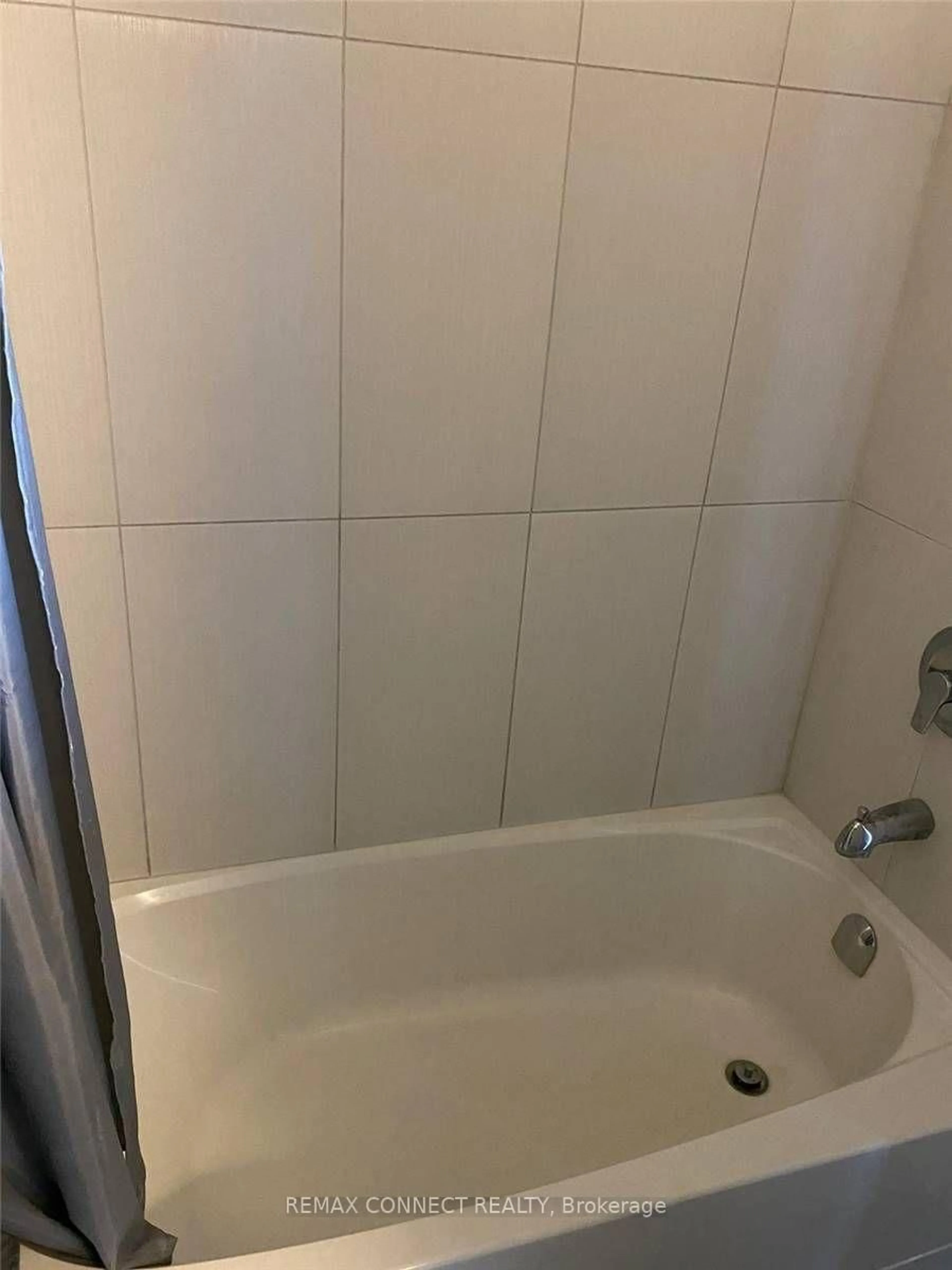 Standard bathroom, unknown for 318 Spruce St #1010, Waterloo Ontario N2L 3M7