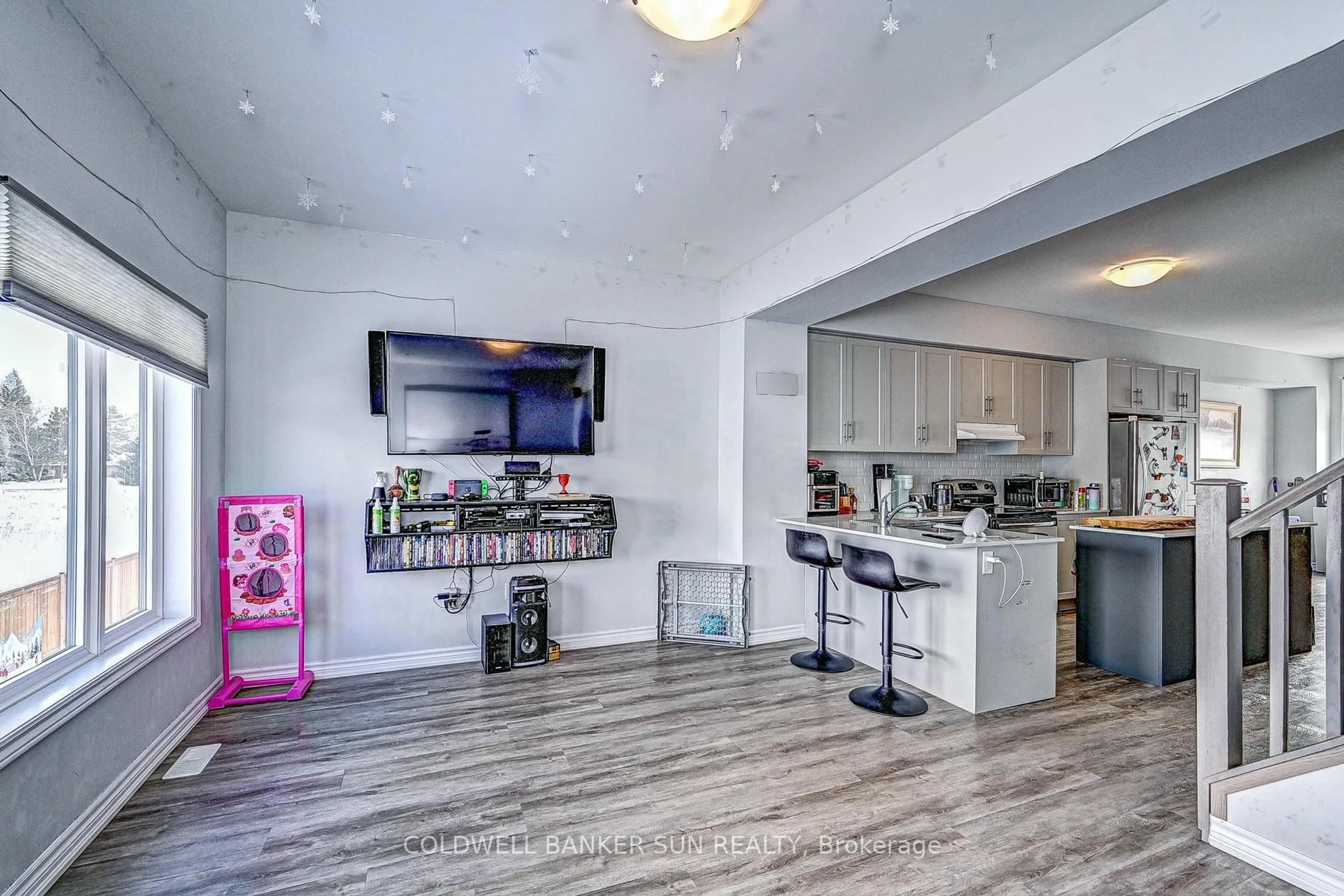 Open concept kitchen, unknown for 314 Equestrian Way #03, Cambridge Ontario N3E 0E4