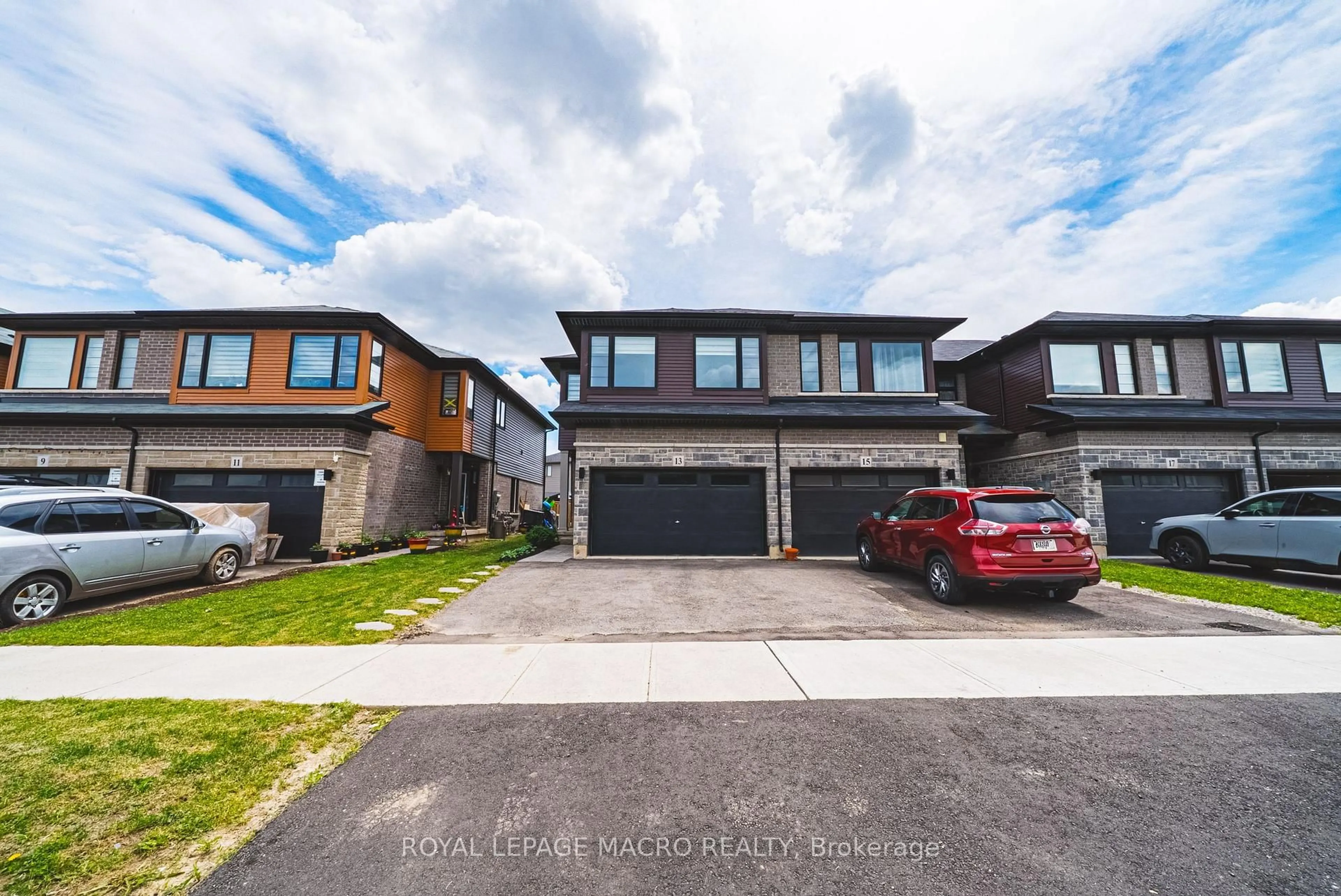 A pic from outside/outdoor area/front of a property/back of a property/a pic from drone, street for 13 BELLHOUSE Ave, Brantford Ontario N3T 0T9