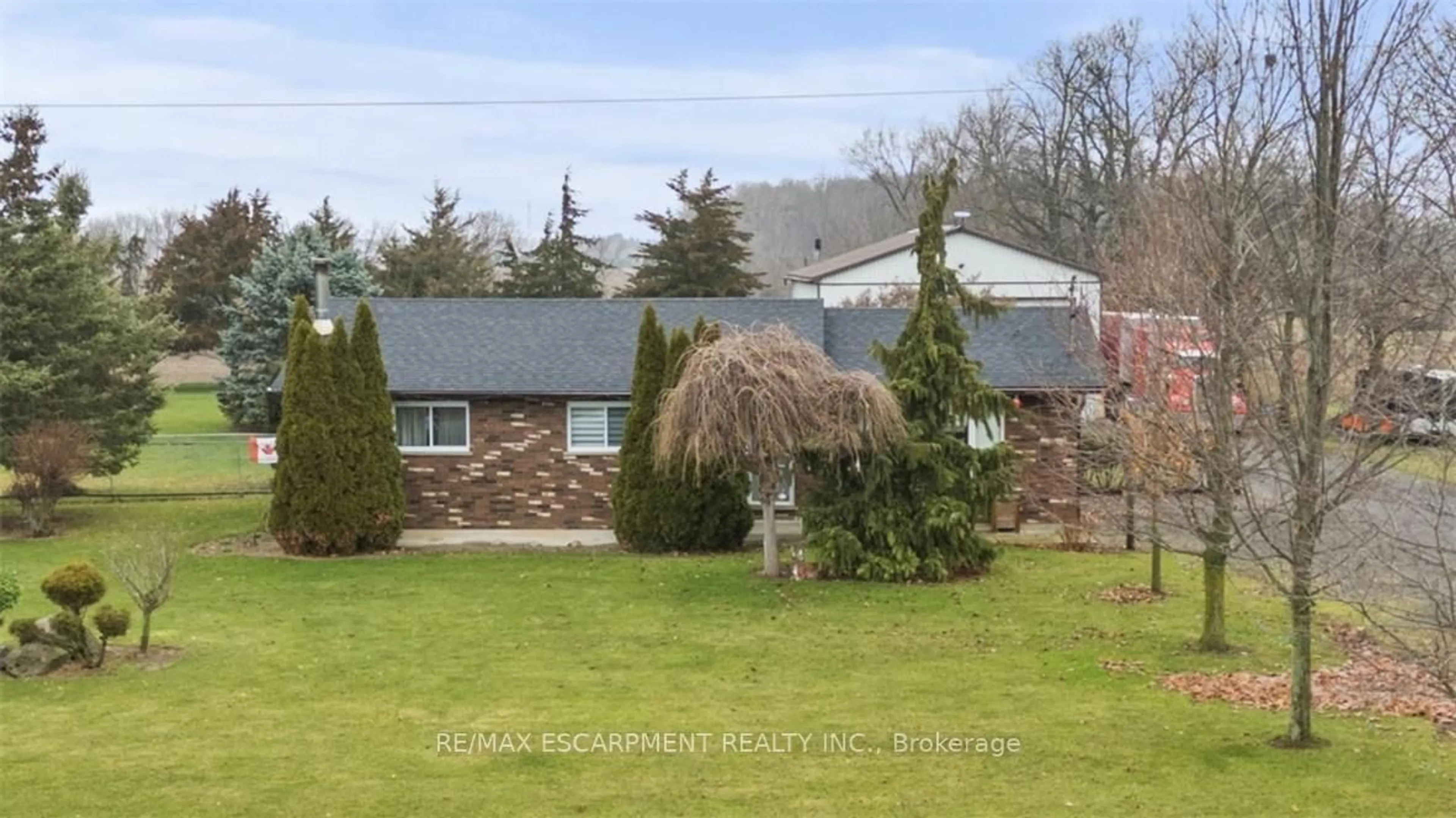 A pic from outside/outdoor area/front of a property/back of a property/a pic from drone, unknown for 1769 Concession 5 Rd, Norfolk Ontario N0E 1Y0