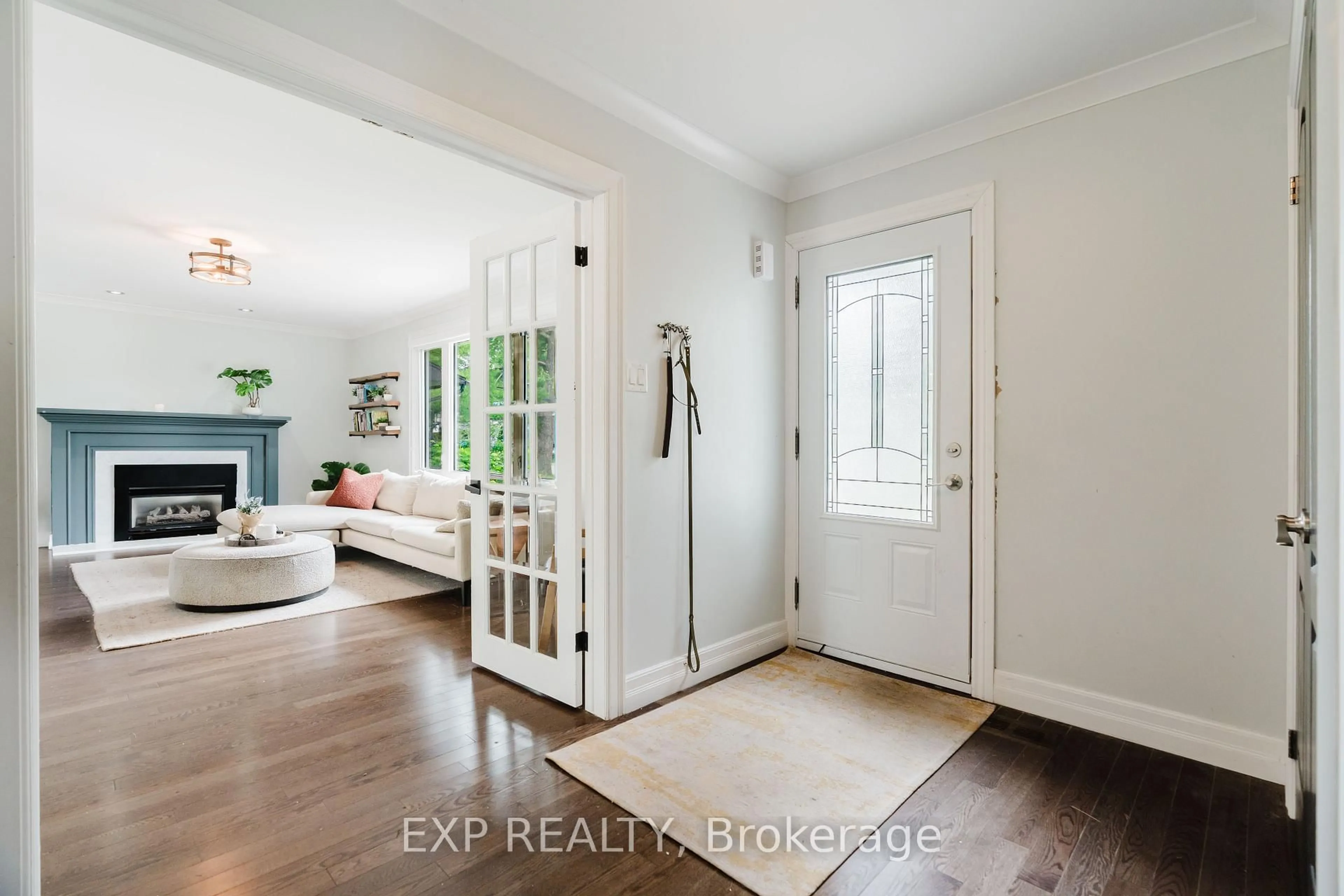 Indoor entryway for 2136 Fillmore Cres, Ottawa Ontario K1J 6A4