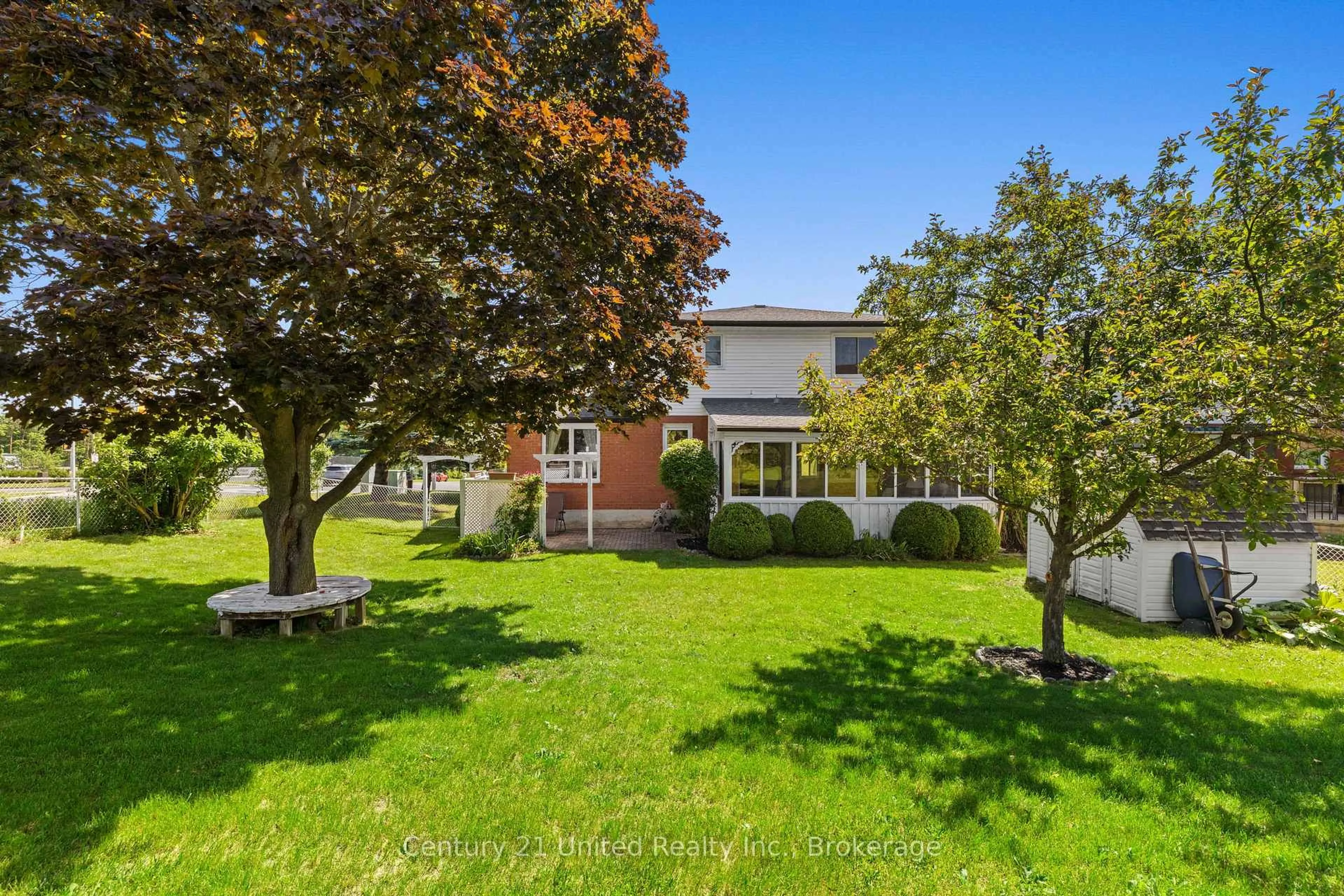 A pic from outside/outdoor area/front of a property/back of a property/a pic from drone, unknown for 2317 Woodglade Blvd, Peterborough Ontario K9K 1T6