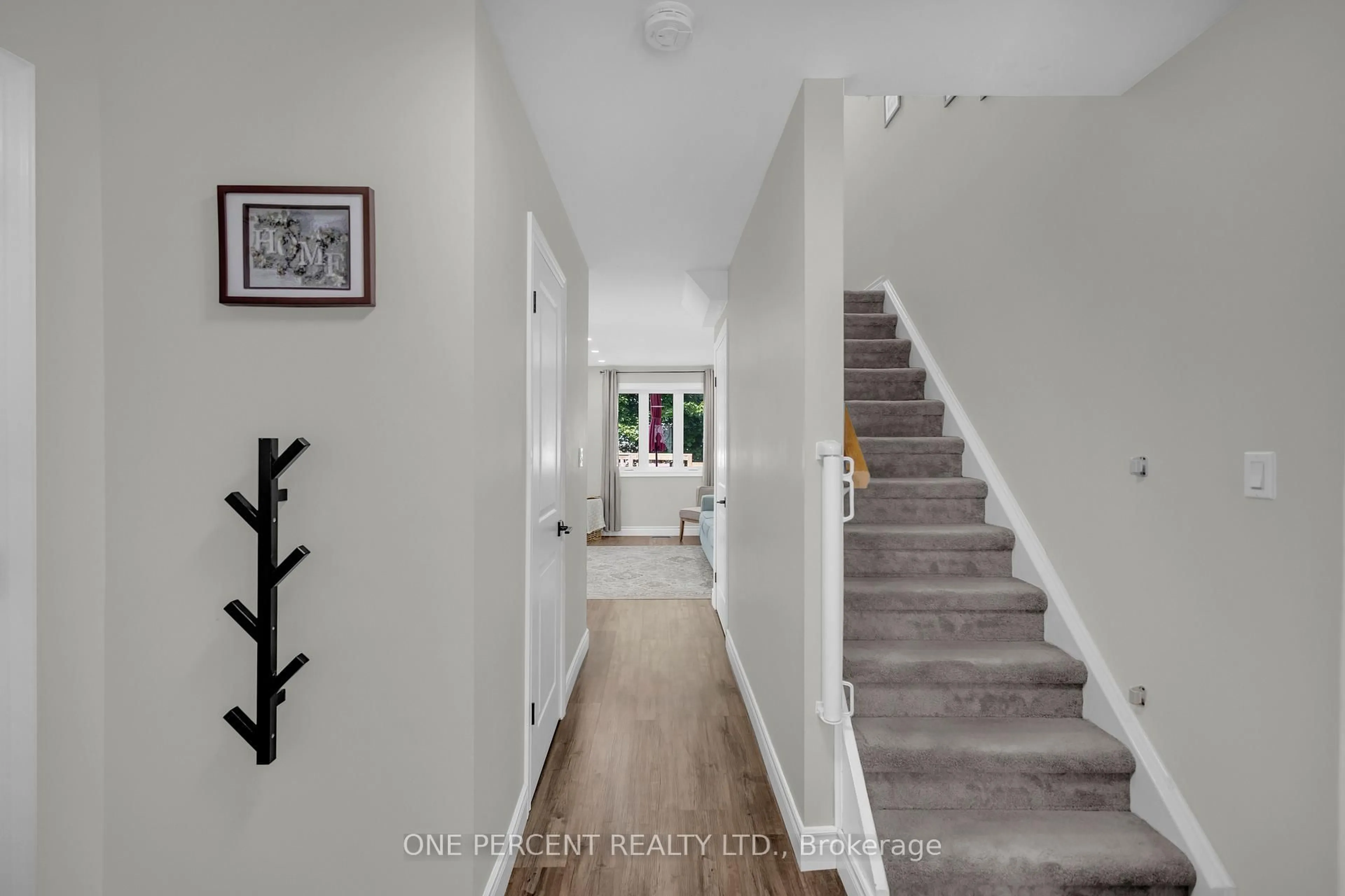 Indoor entryway for 48 Kathleen St, Brant Ontario N3L 3X8