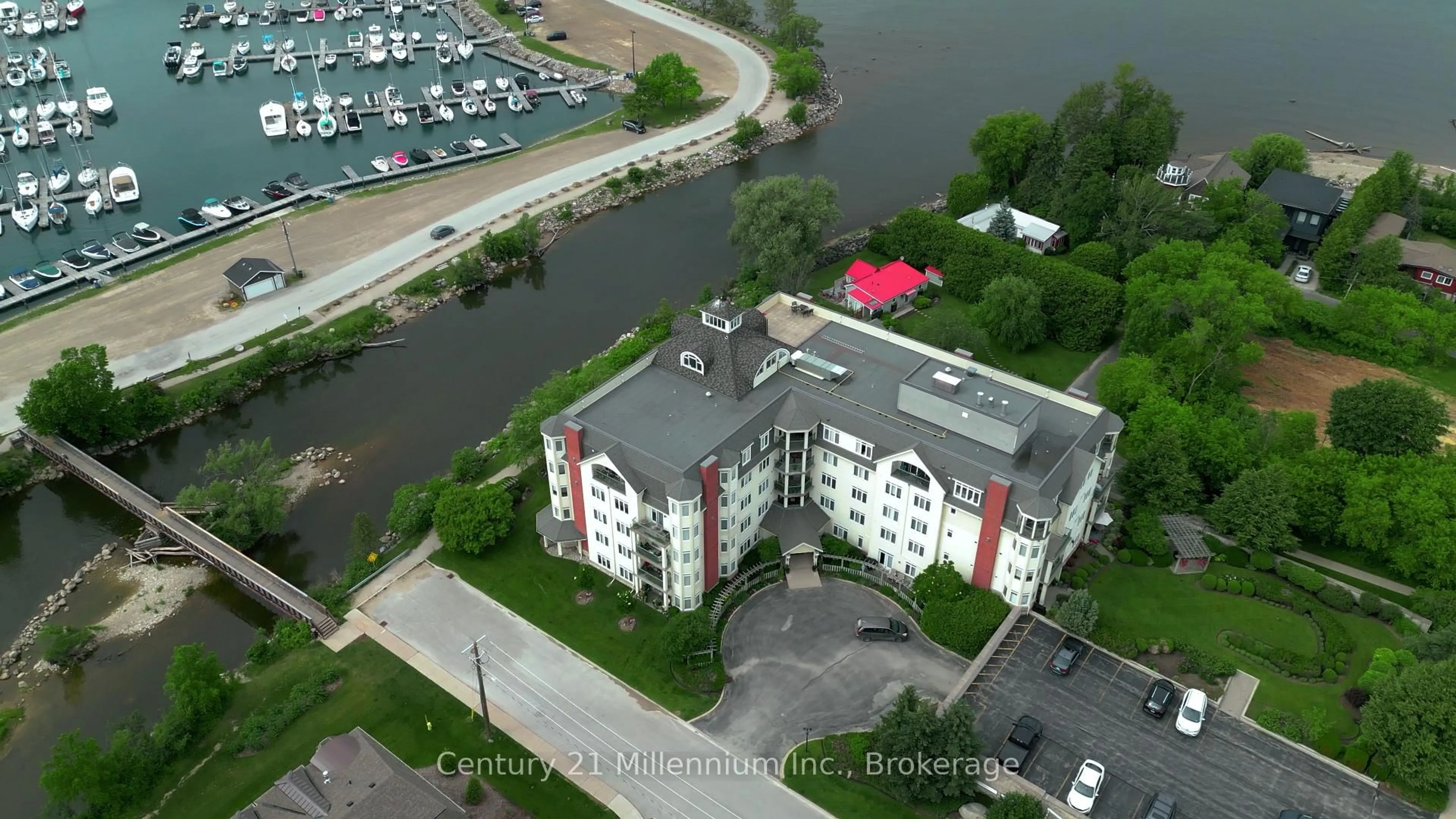 A pic from outside/outdoor area/front of a property/back of a property/a pic from drone, water/lake/river/ocean view for 10 Bay St #407, Blue Mountains Ontario N0H 2P0