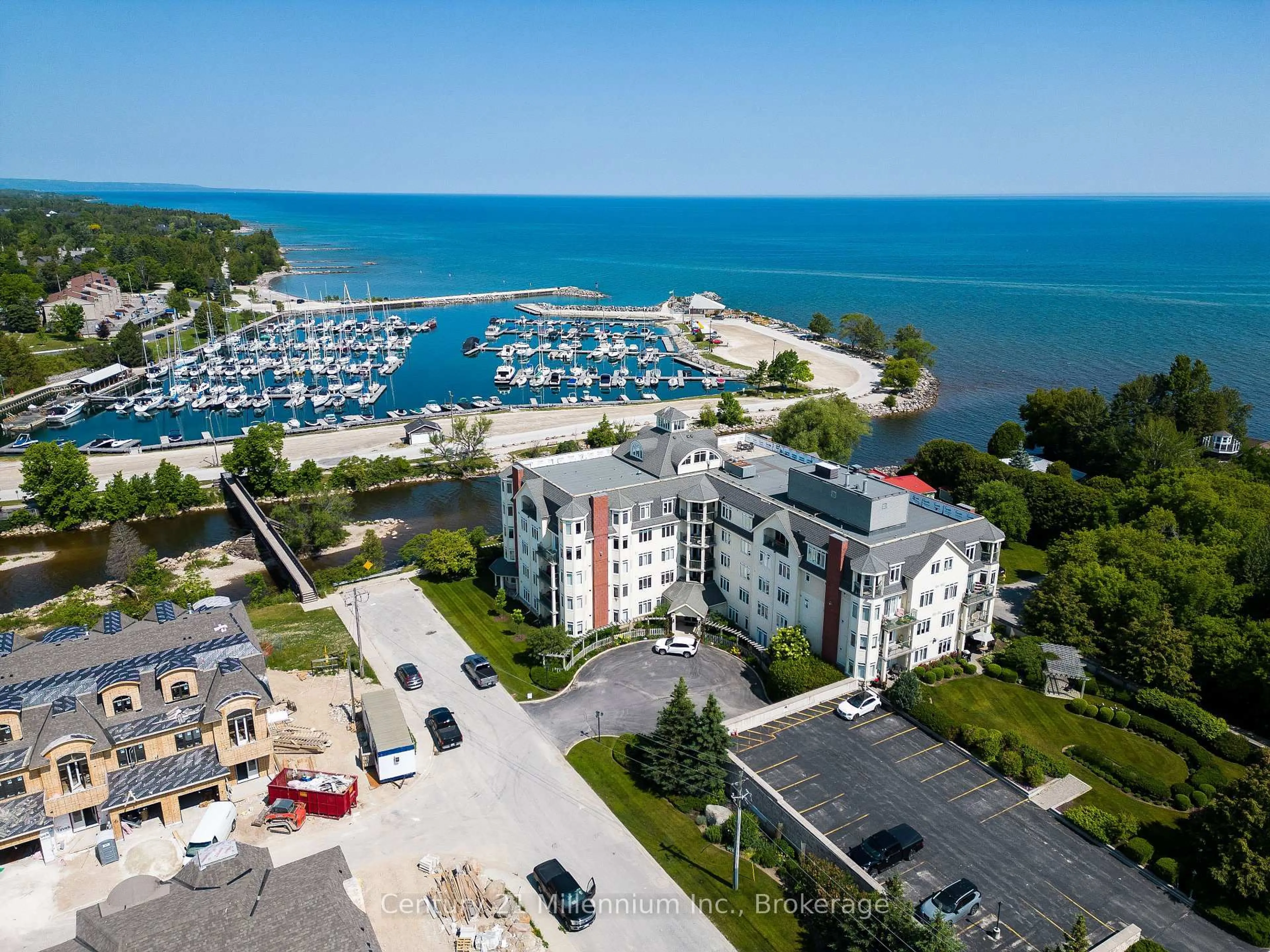 A pic from outside/outdoor area/front of a property/back of a property/a pic from drone, water/lake/river/ocean view for 10 Bay St #407, Blue Mountains Ontario N0H 2P0