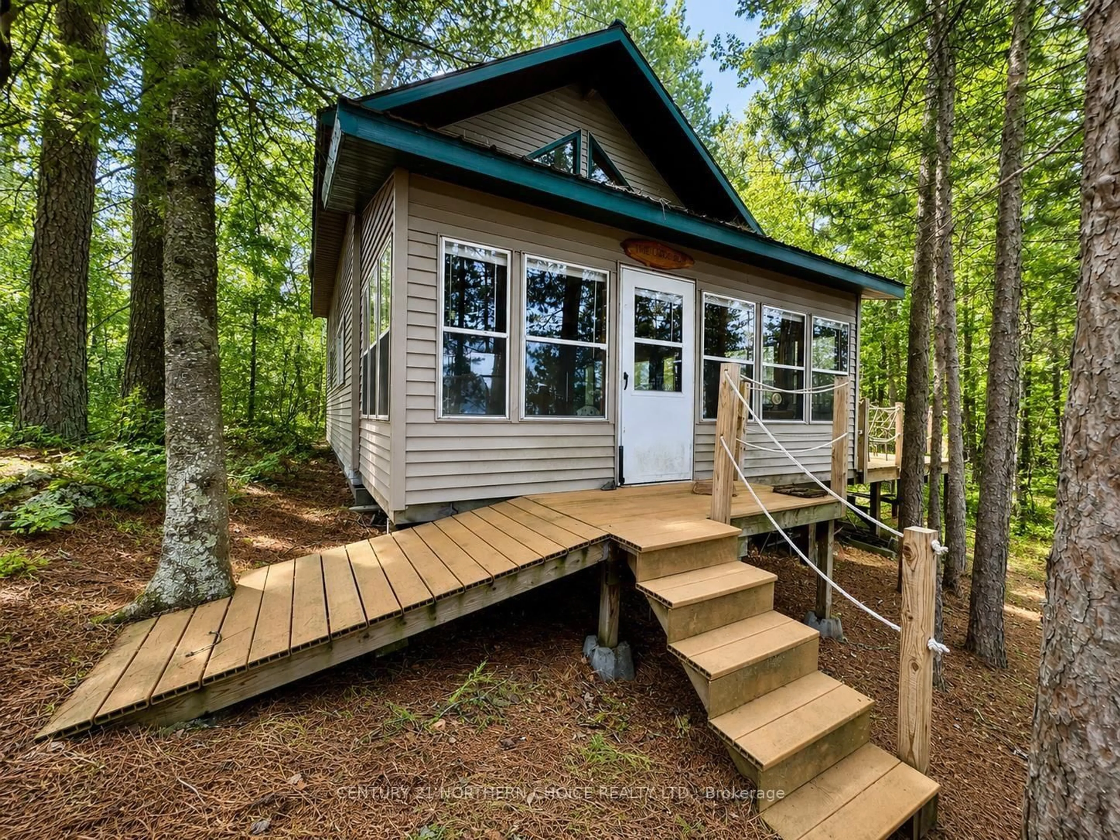 Home with vinyl exterior material, unknown for PCL 25789 Wasaw Rd, Rainy River Remote Area Ontario P0W 1C0