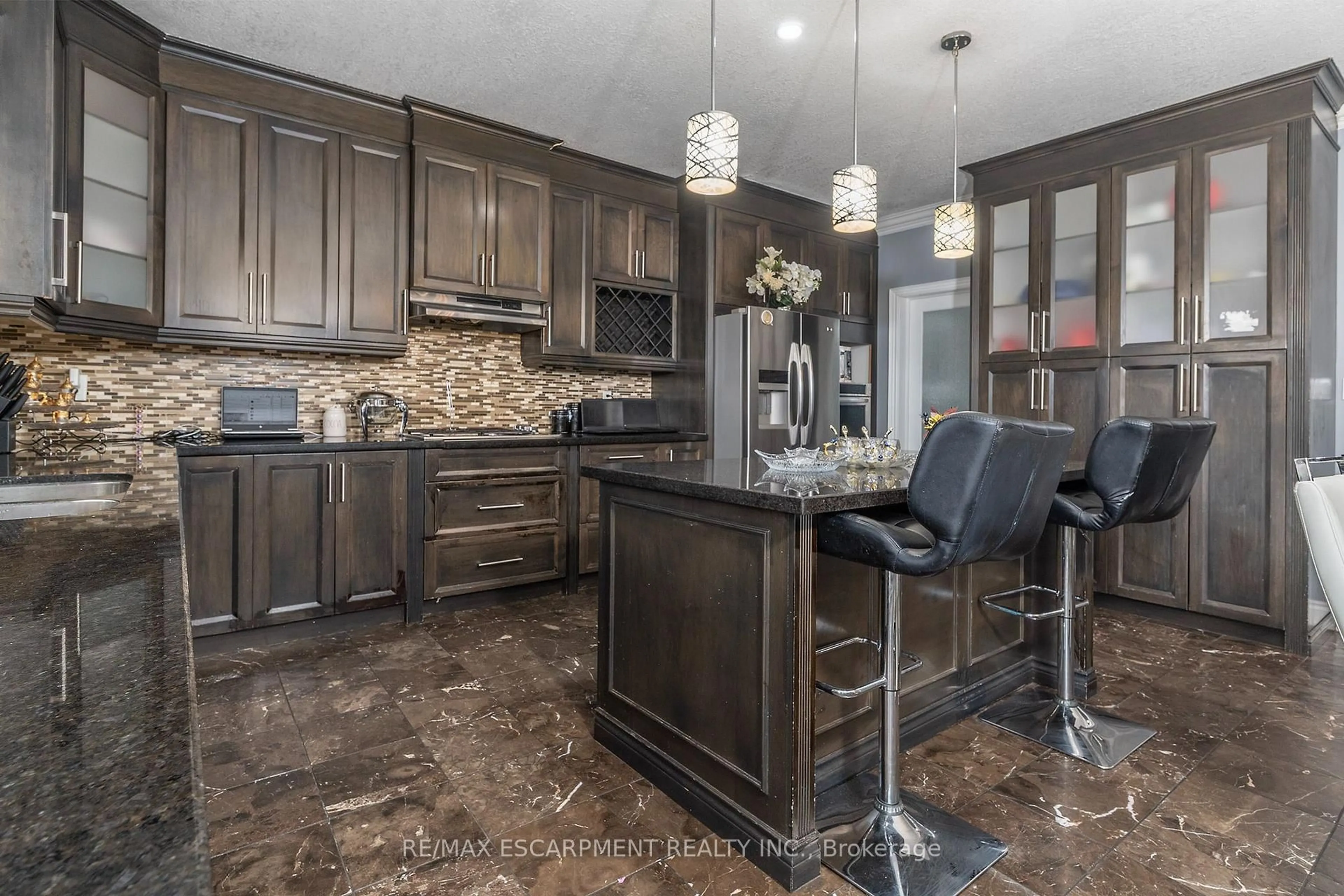 Contemporary kitchen, ceramic/tile floor for 147 Federal St, Hamilton Ontario L8E 0H3