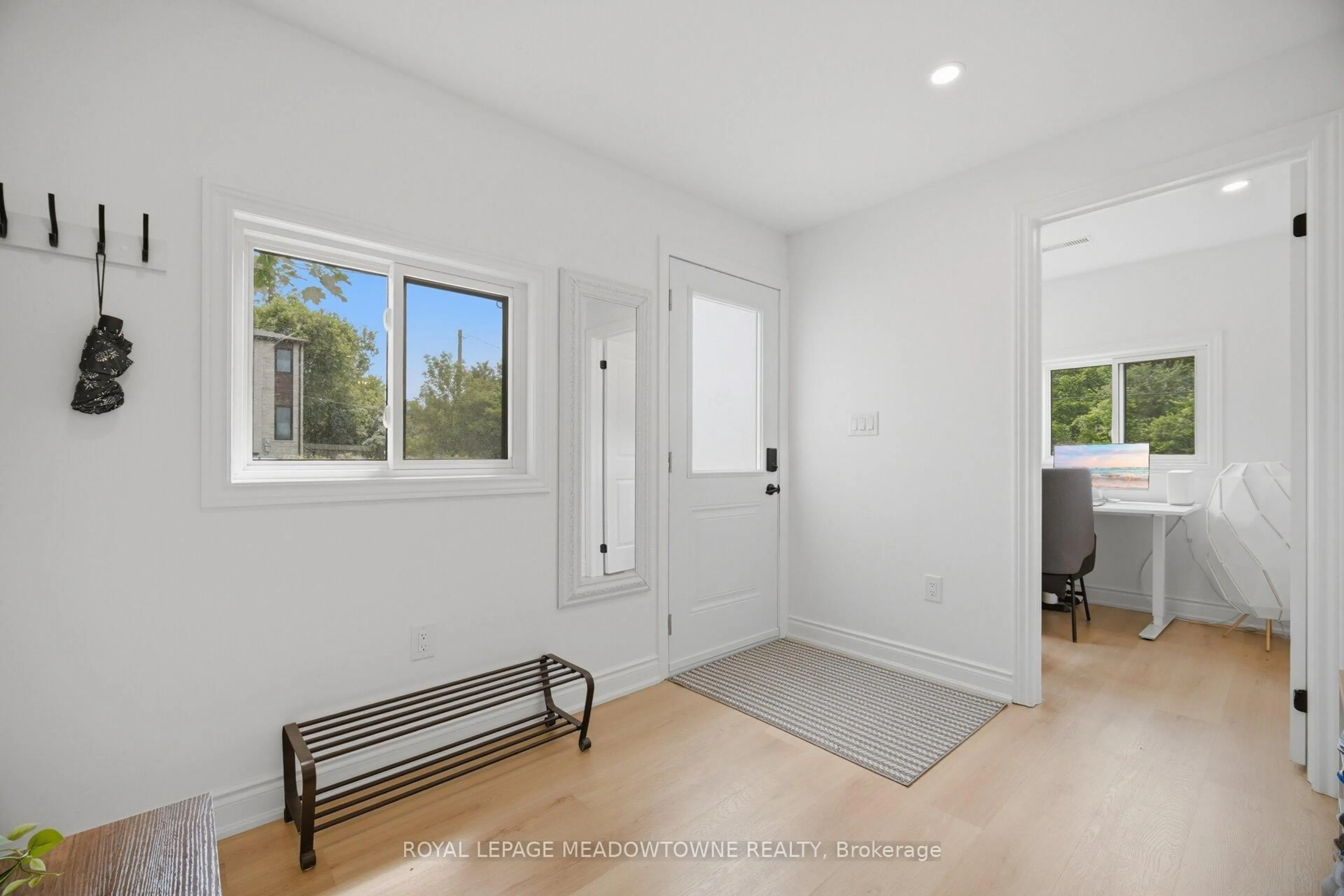 Indoor entryway for 452 River Rd, Cambridge Ontario N3C 2B7