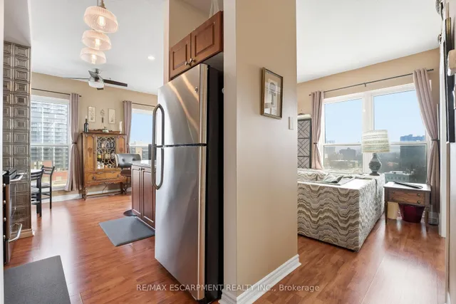 135 James St #802, Hamilton 3