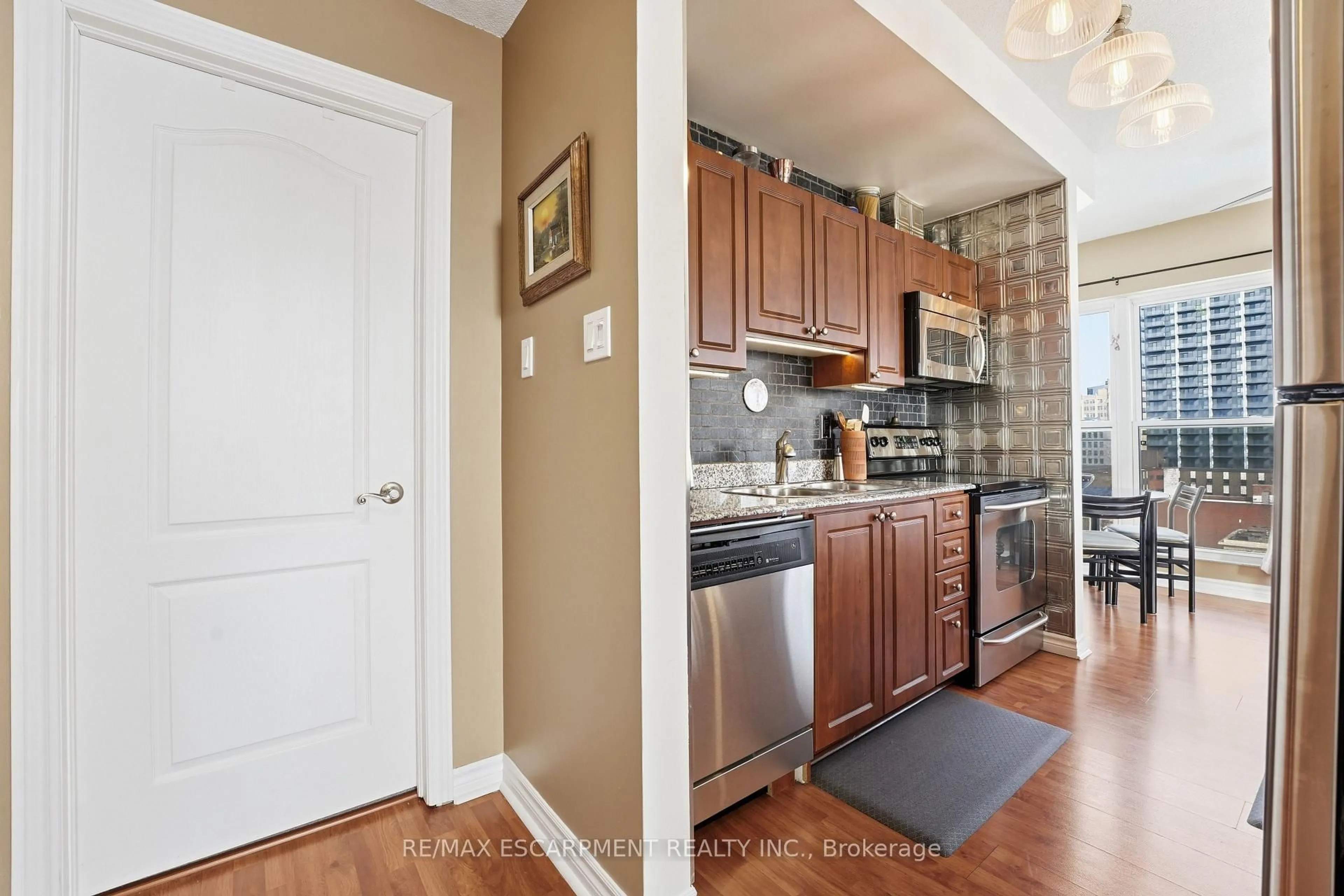 Unknown for 135 James St #802, Hamilton Ontario L8P 2Z6