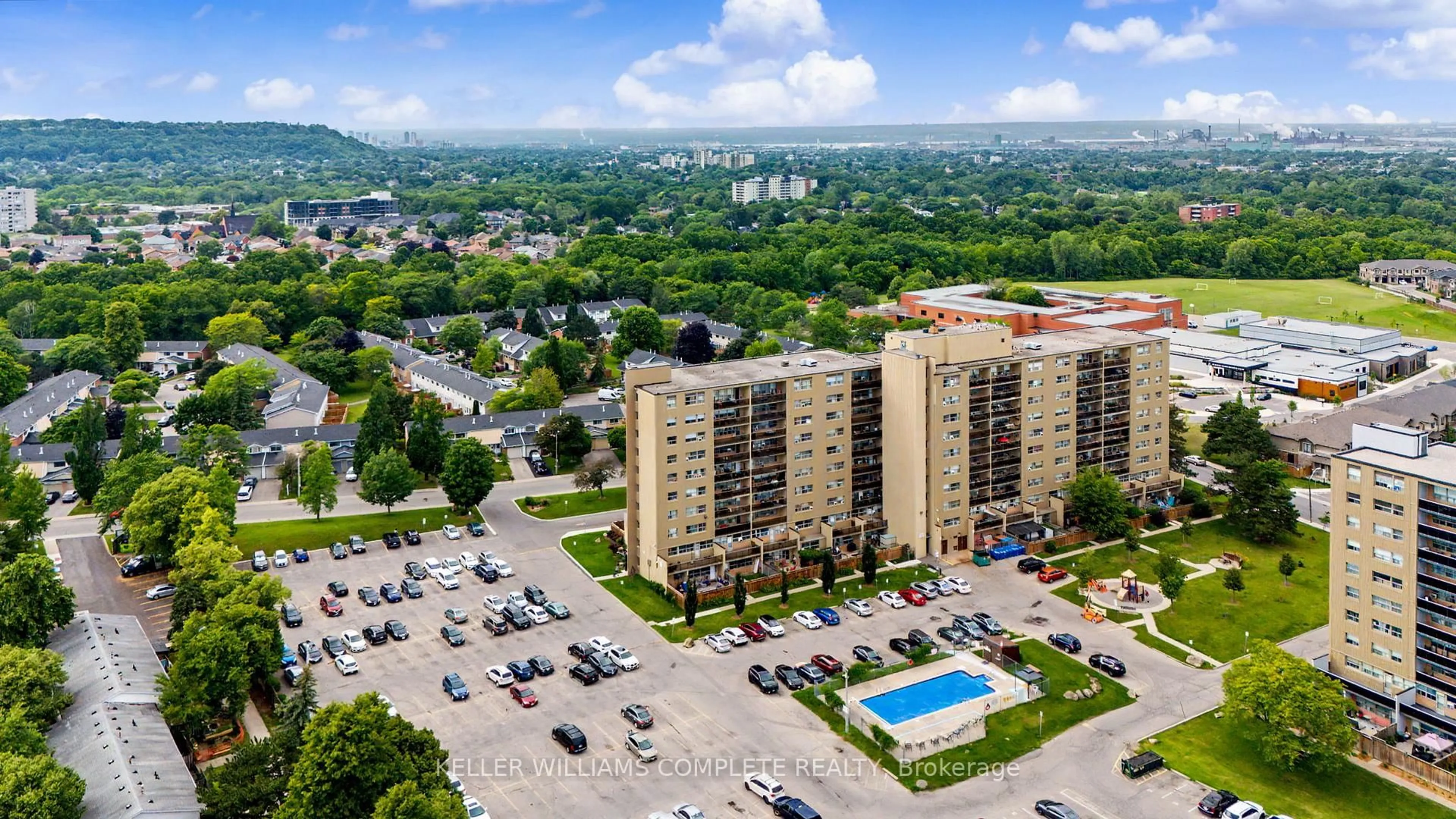 A pic from outside/outdoor area/front of a property/back of a property/a pic from drone, city buildings view from balcony for 15 Nicklaus Dr #17, Hamilton Ontario L8K 5J5