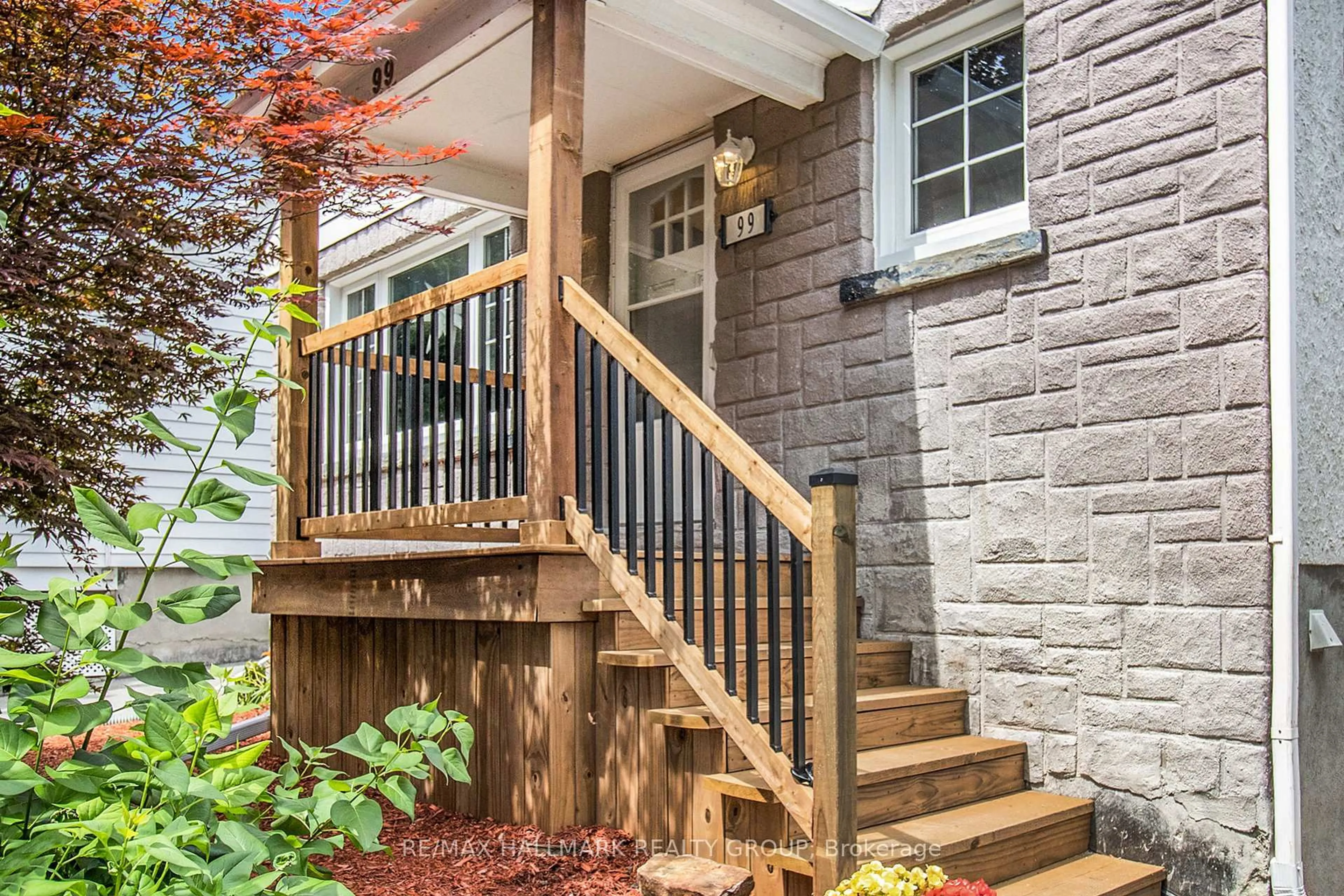Stairs for 99 Dagmar Ave, Ottawa Ontario K1L 5T3