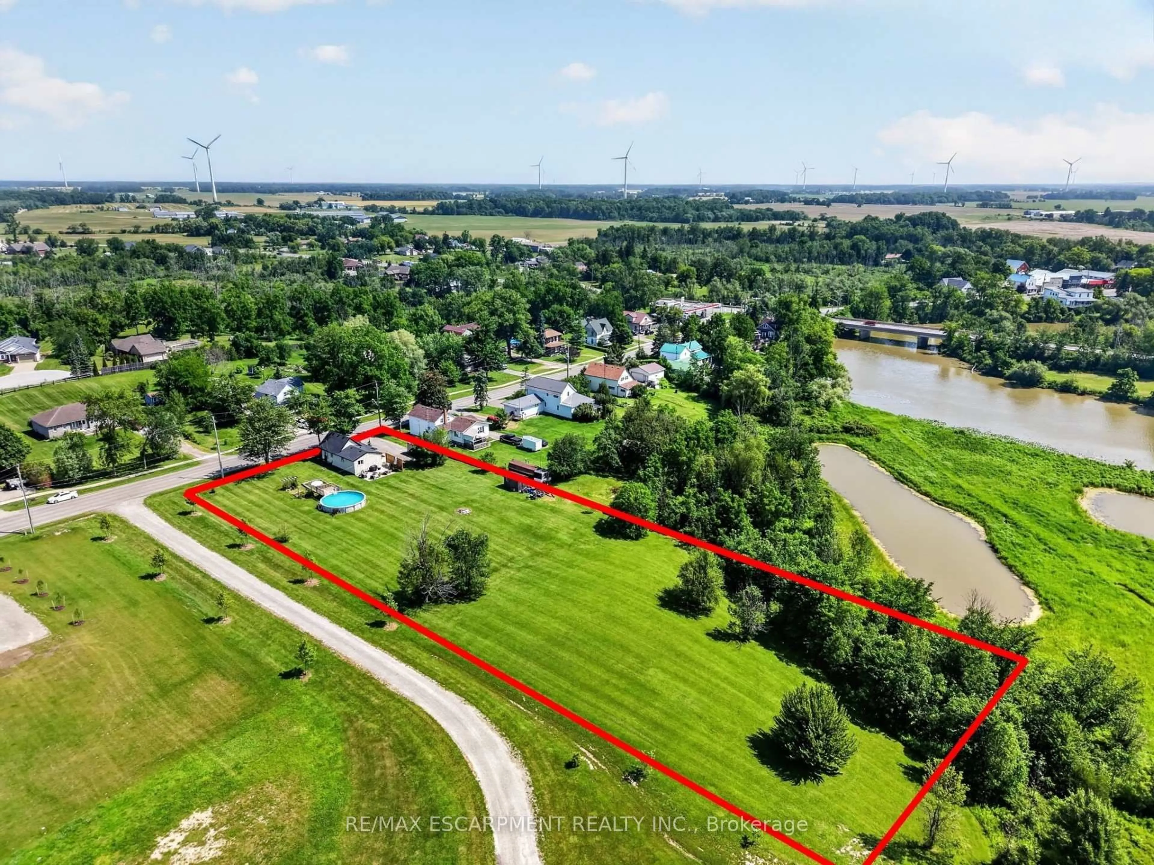 A pic from outside/outdoor area/front of a property/back of a property/a pic from drone, water/lake/river/ocean view for 5242 Canborough Rd, West Lincoln Ontario L0R 2J0