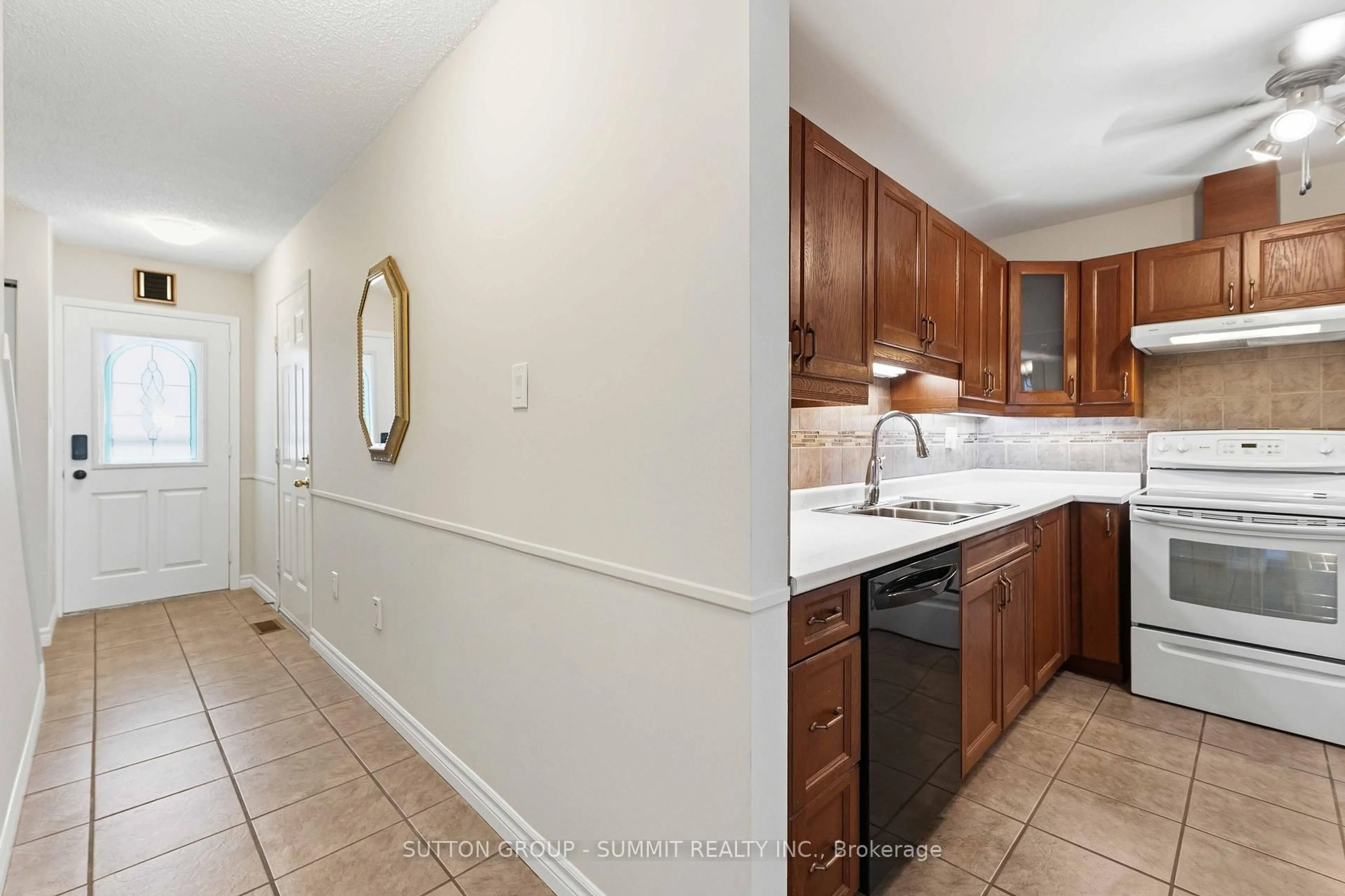 Standard kitchen, ceramic/tile floor for 1396 UPPER OTTAWA St #27, Hamilton Ontario L8W 1R1