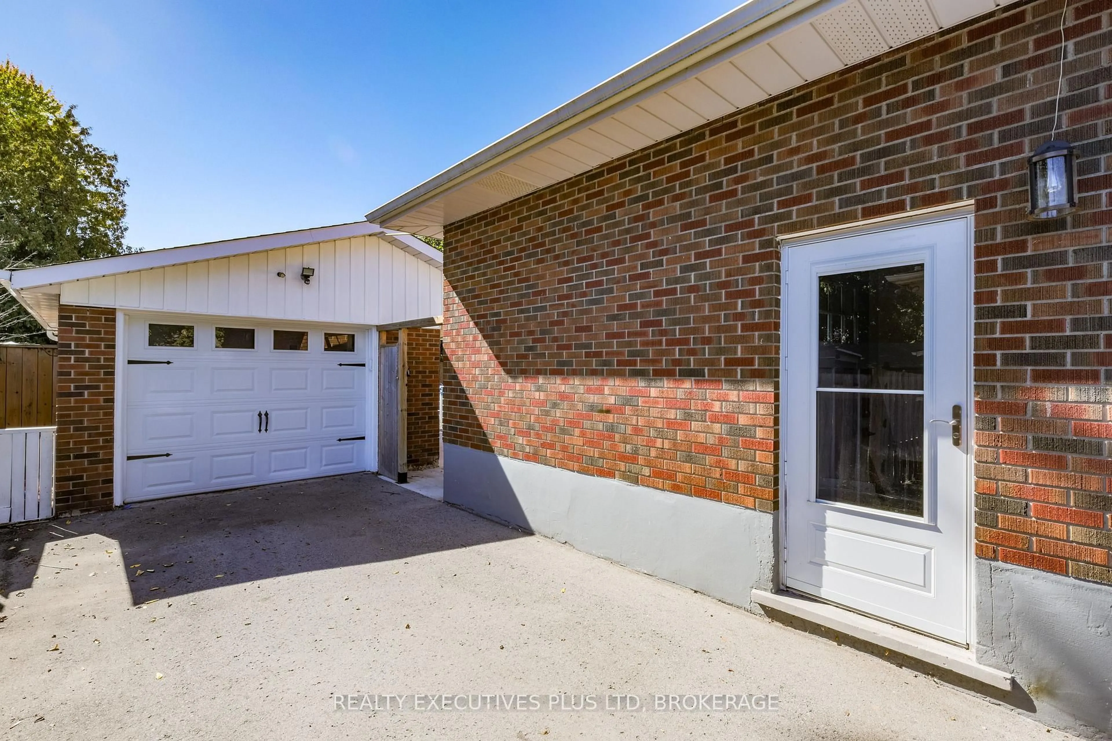 Home with brick exterior material, street for 6528 STAMFORD GREEN Dr, Niagara Falls Ontario L2J 1T8
