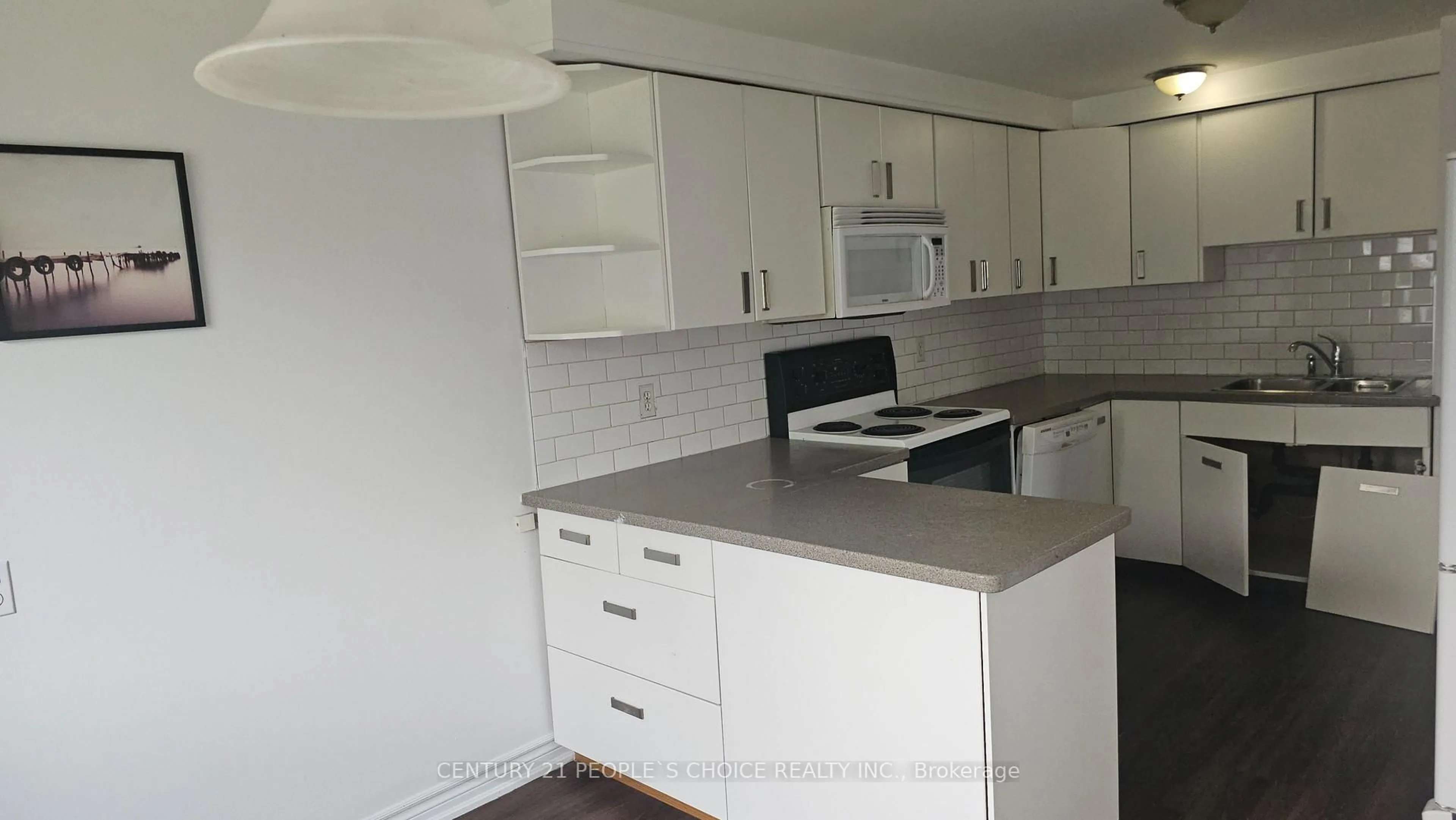 Standard kitchen, wood/laminate floor for 58 Belwood Cres, Kitchener Ontario N2C 1Z3