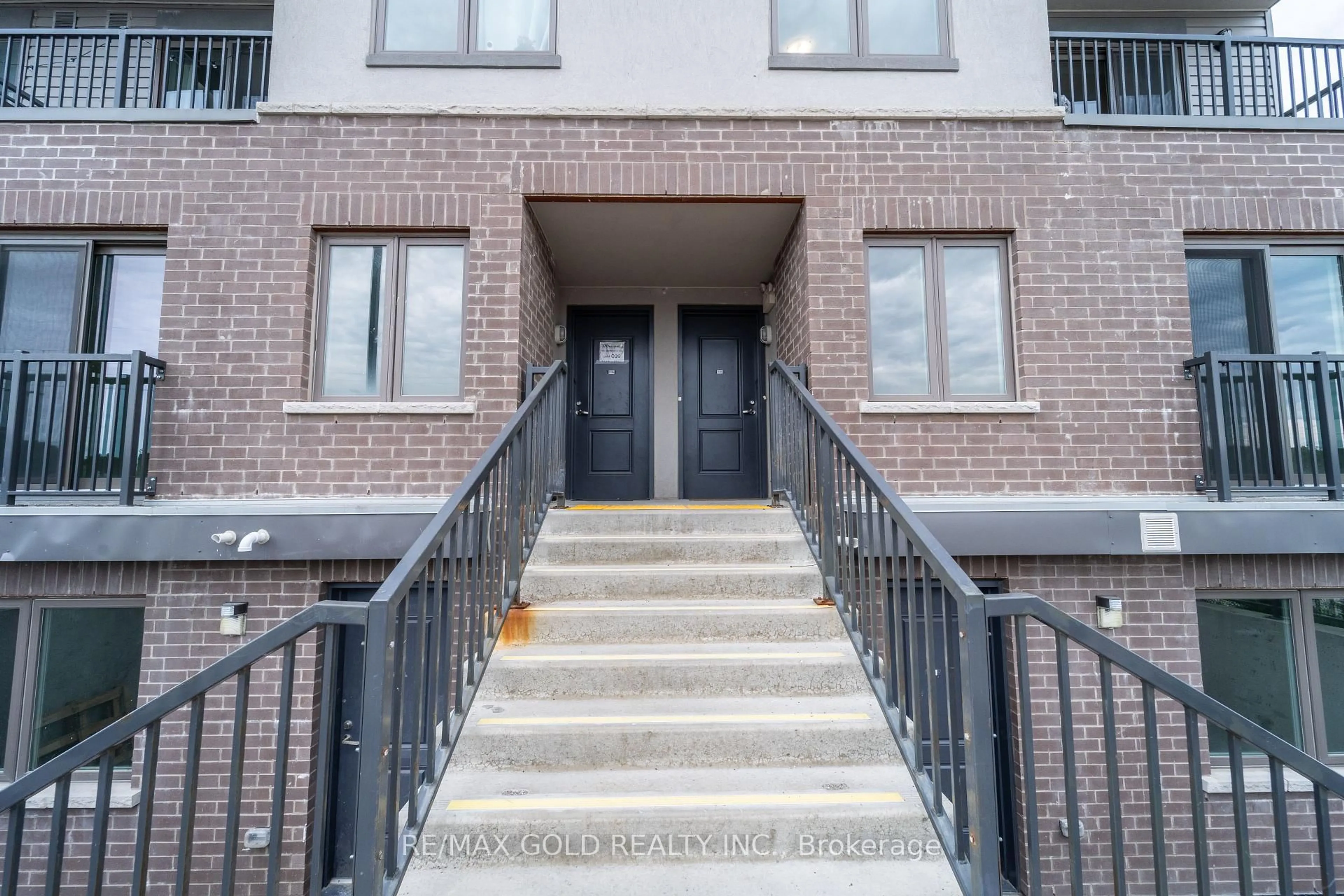 Unknown for 370 Fisher Mills Rd #C33, Cambridge Ontario N3C 0G8