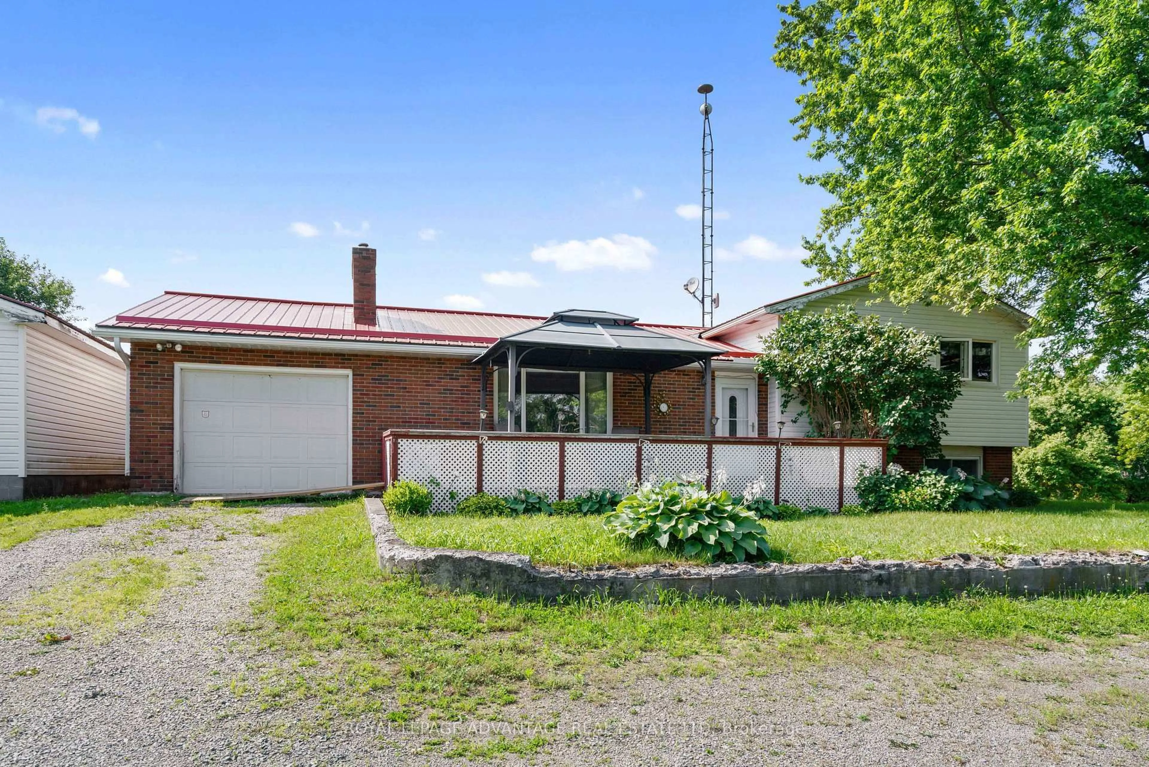 A pic from outside/outdoor area/front of a property/back of a property/a pic from drone, unknown for 2564 2nd Conc Rd, Augusta Ontario K0E 1R0