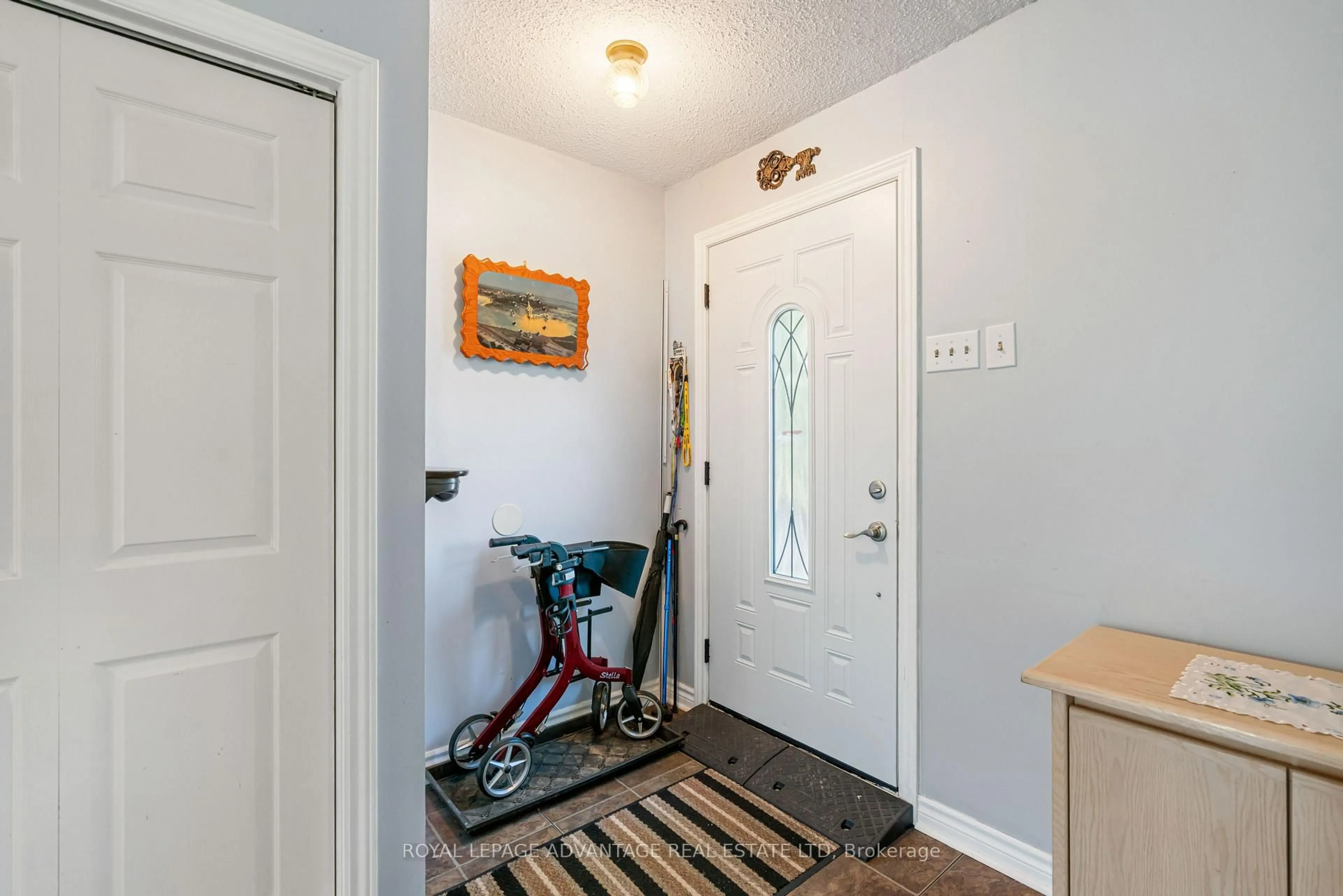 Indoor entryway for 2564 2nd Conc Rd, Augusta Ontario K0E 1R0