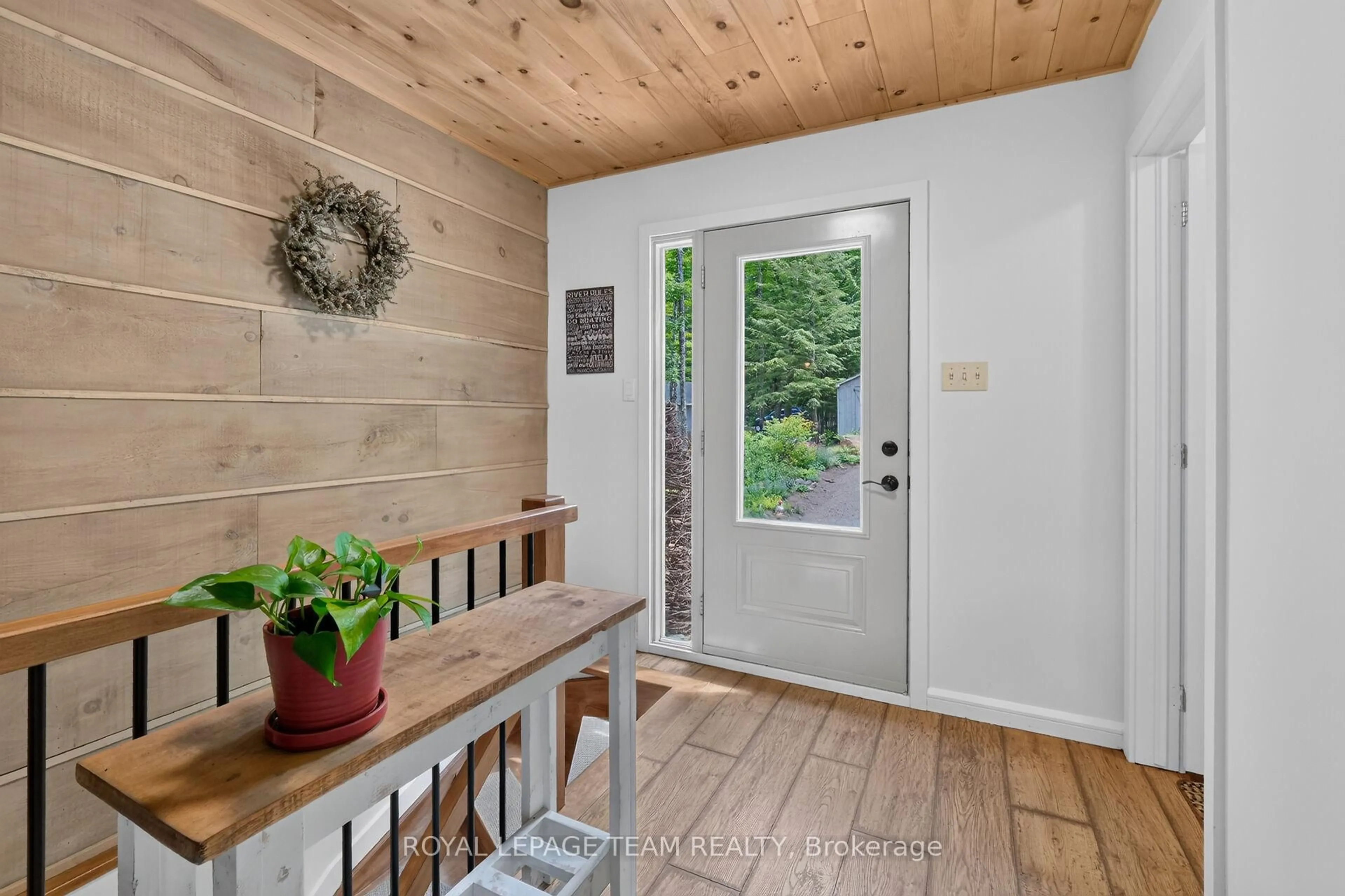 Indoor entryway for 102 A & B Mcvicar Lane, White Lake Ontario K0A 3L0