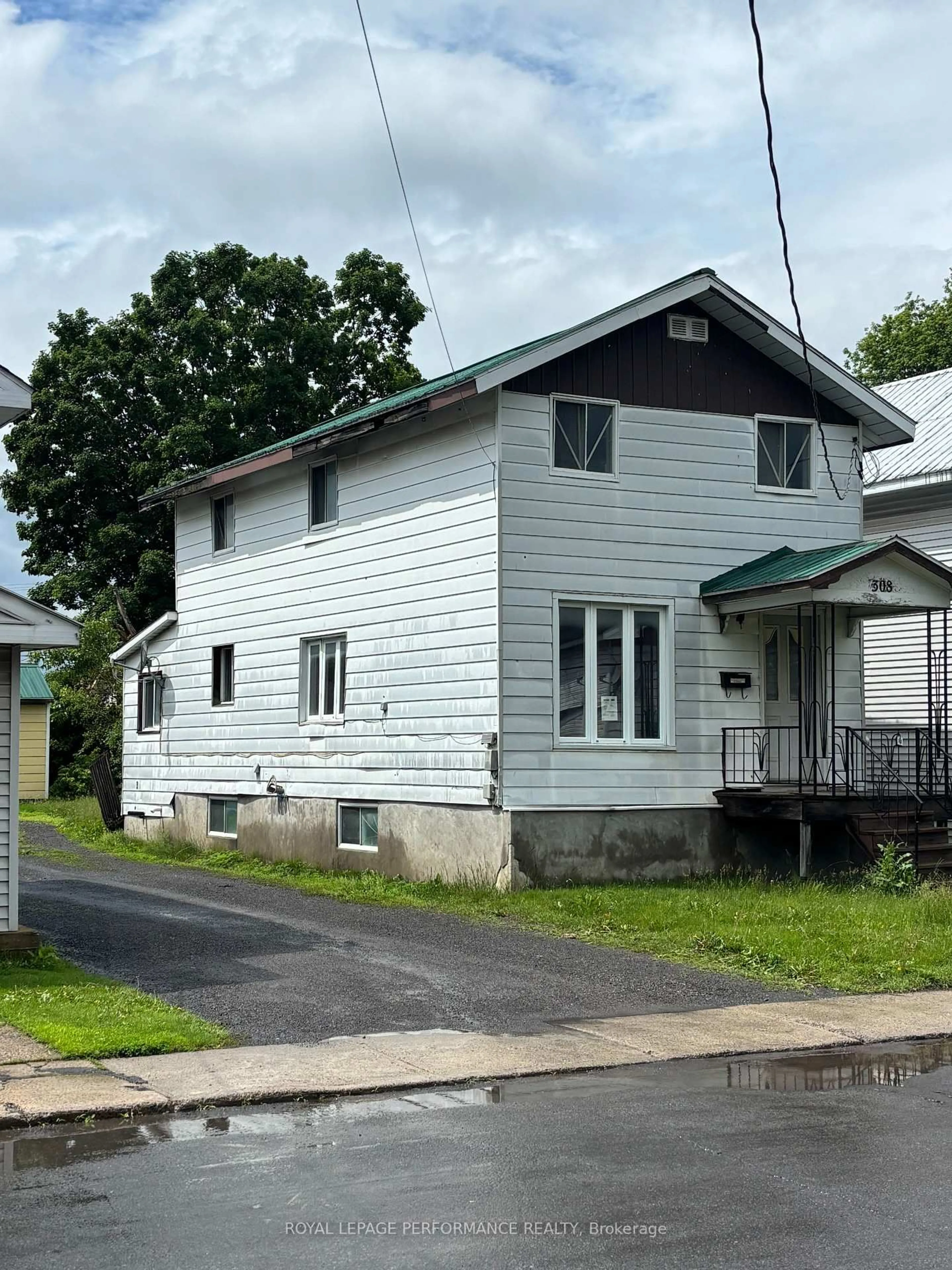 Home with vinyl exterior material, street for 308 Genevieve St, Hawkesbury Ontario K6A 2L9