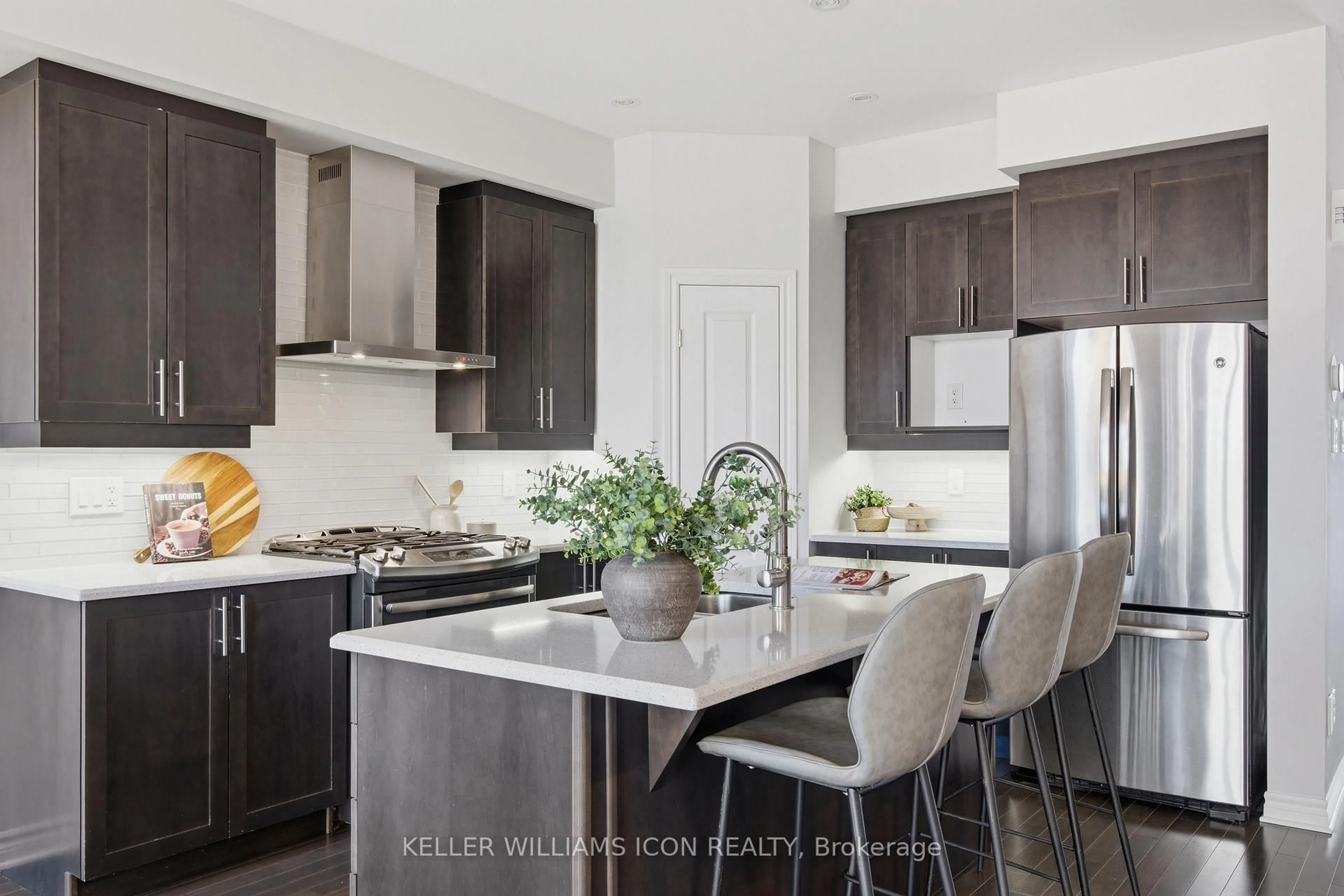 Open concept kitchen, unknown for 636 Tennant Way, Ottawa Ontario K4M 0C7