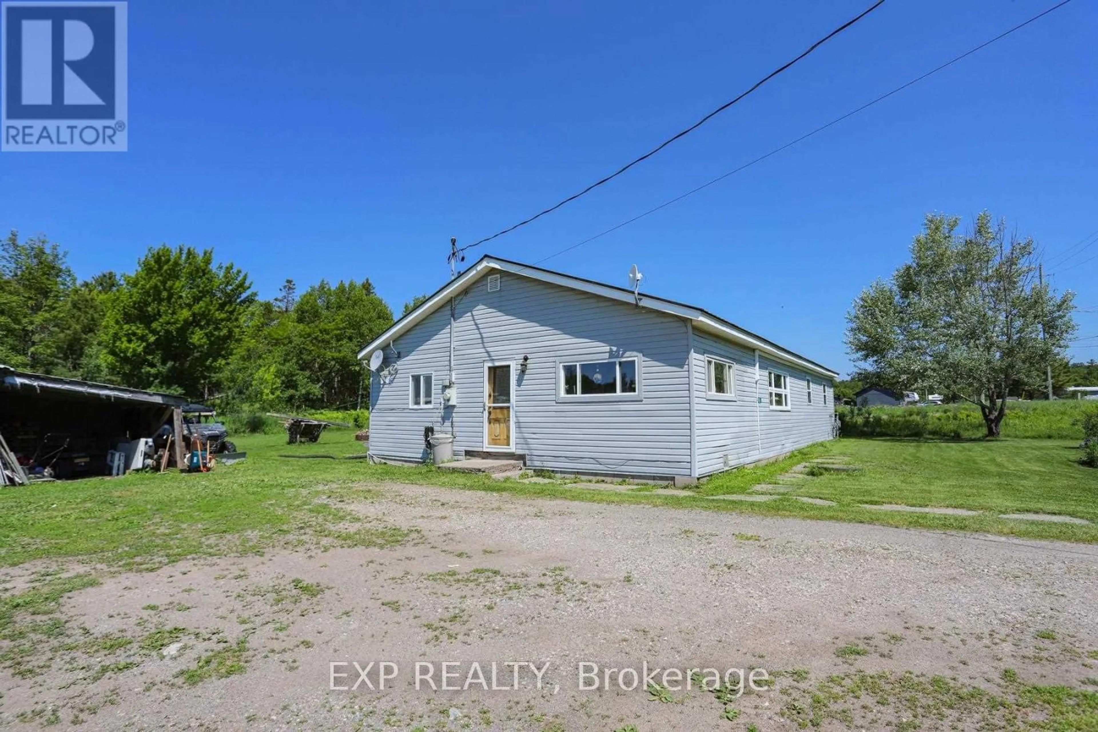 A pic from outside/outdoor area/front of a property/back of a property/a pic from drone, building for 46 MAIN St, Johnson Ontario P0R 1E0