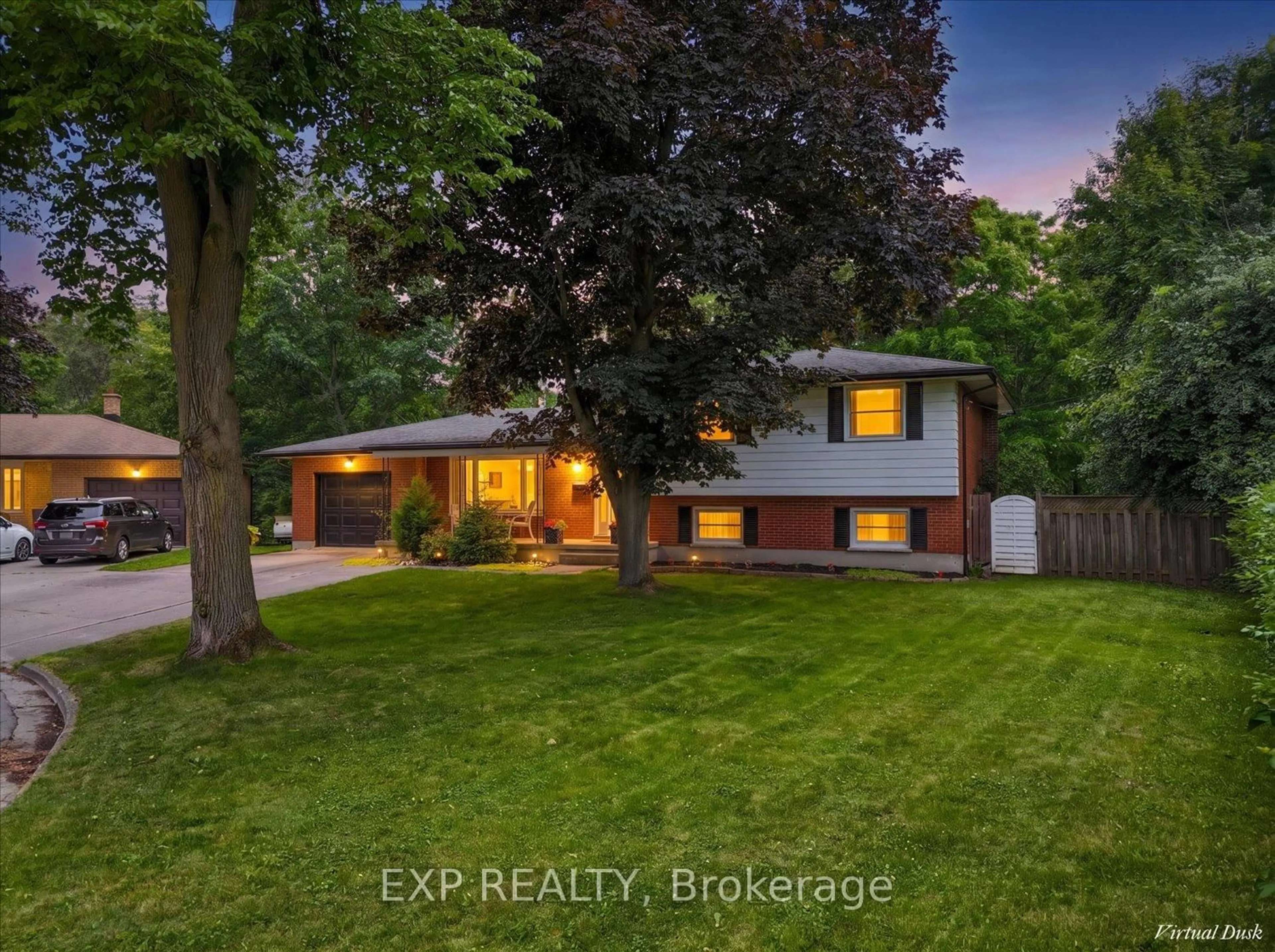 Unknown for 14 The Birches St, London South Ontario N5Z 4G2