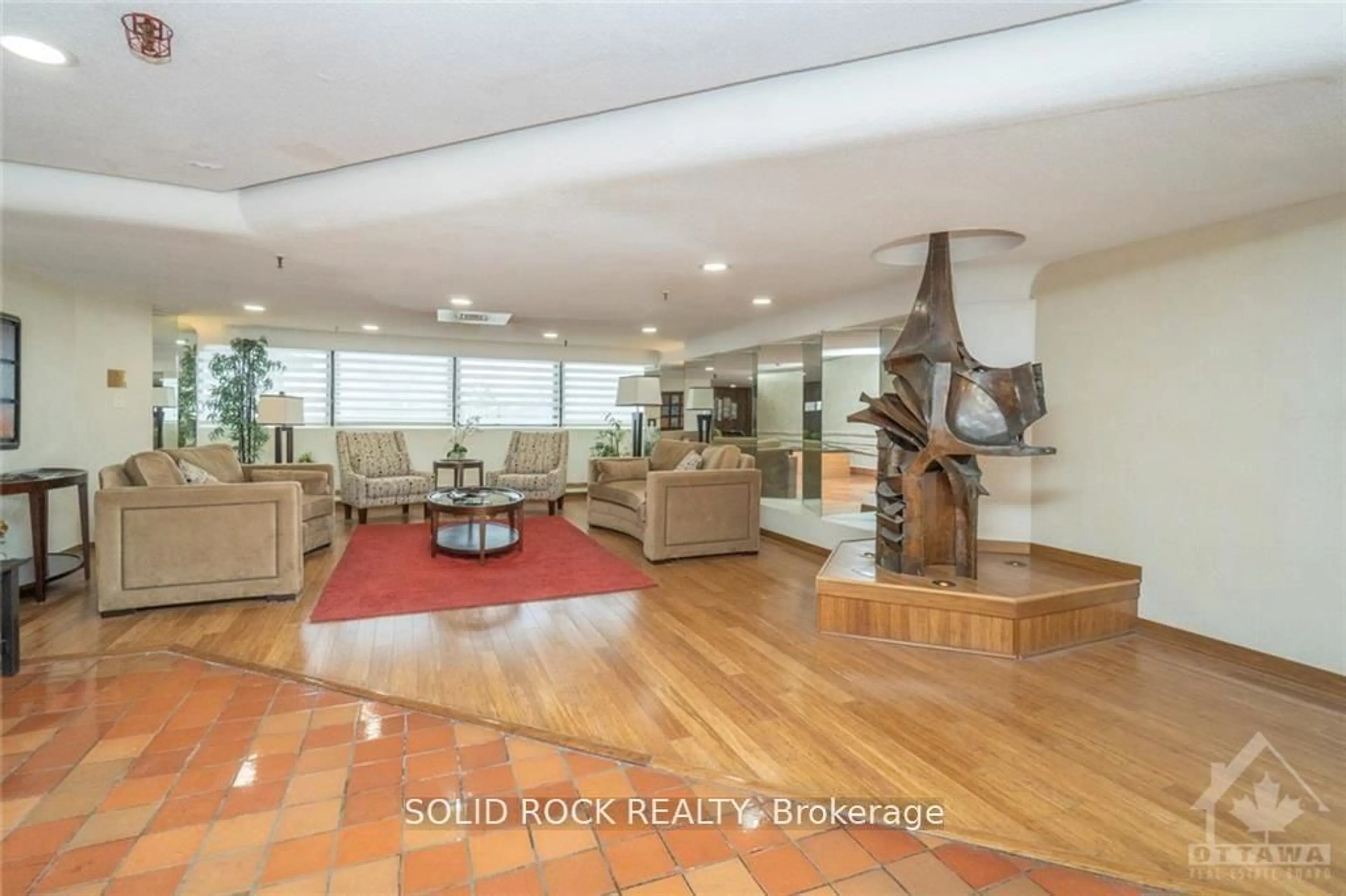 Lobby for 415 Greenview Ave #309, Ottawa Ontario K2B 8G5